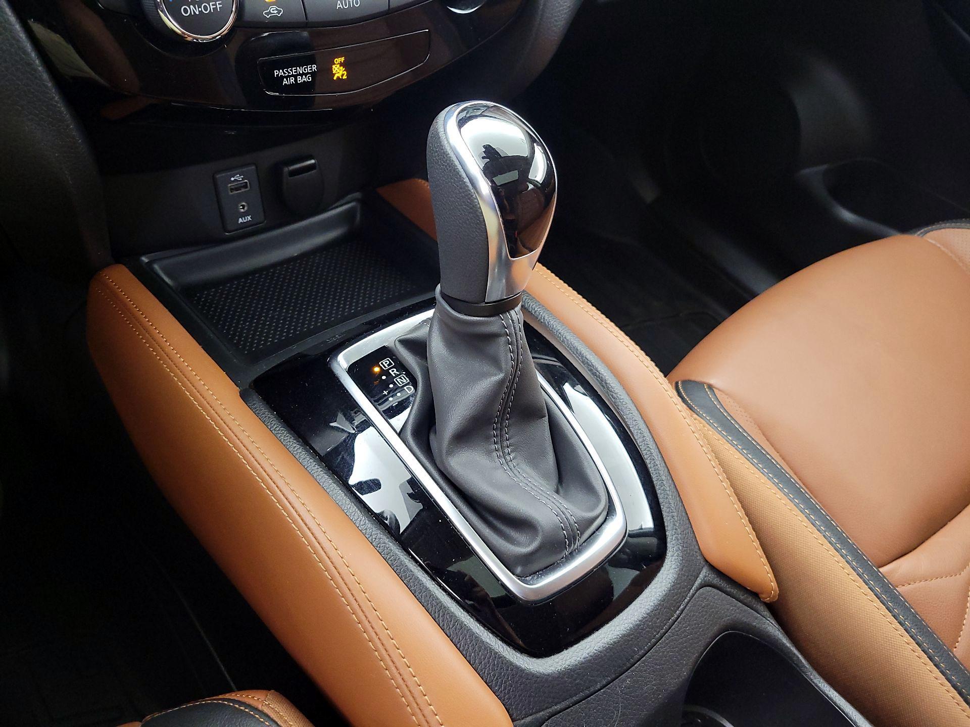 Thumbnail: 2017 Nissan Rogue - 18