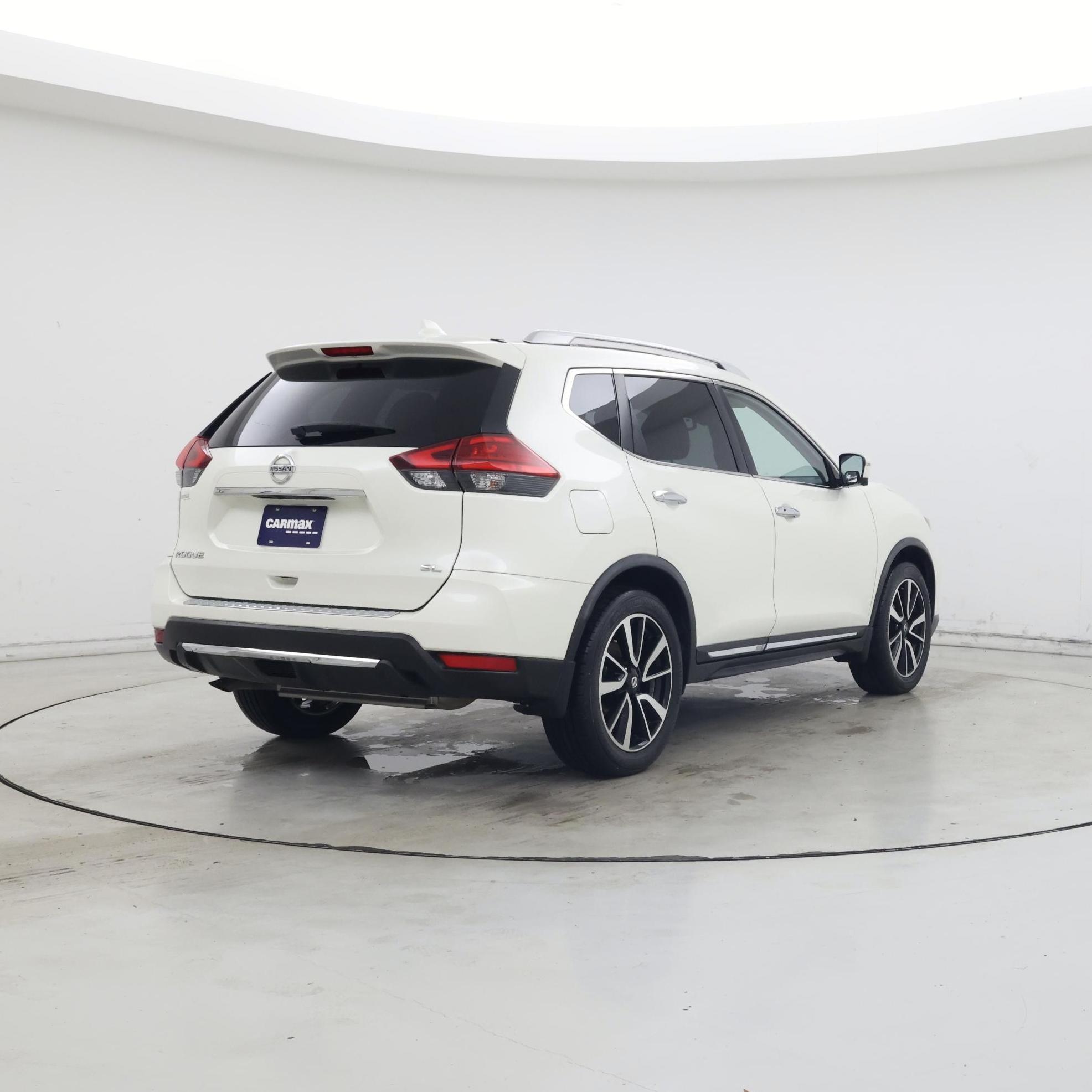 Thumbnail: 2017 Nissan Rogue - 8