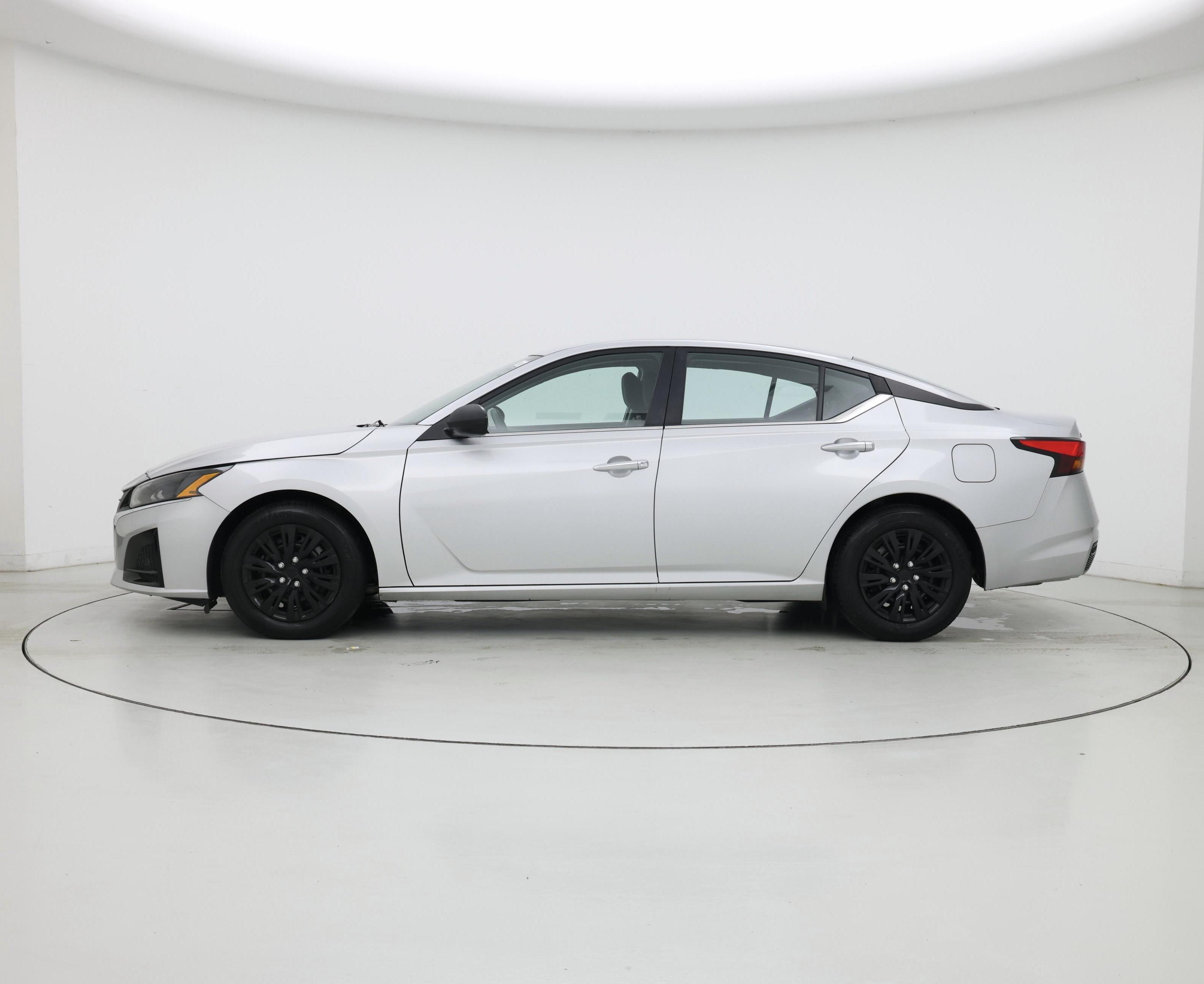 Thumbnail: 2023 Nissan Altima - 3