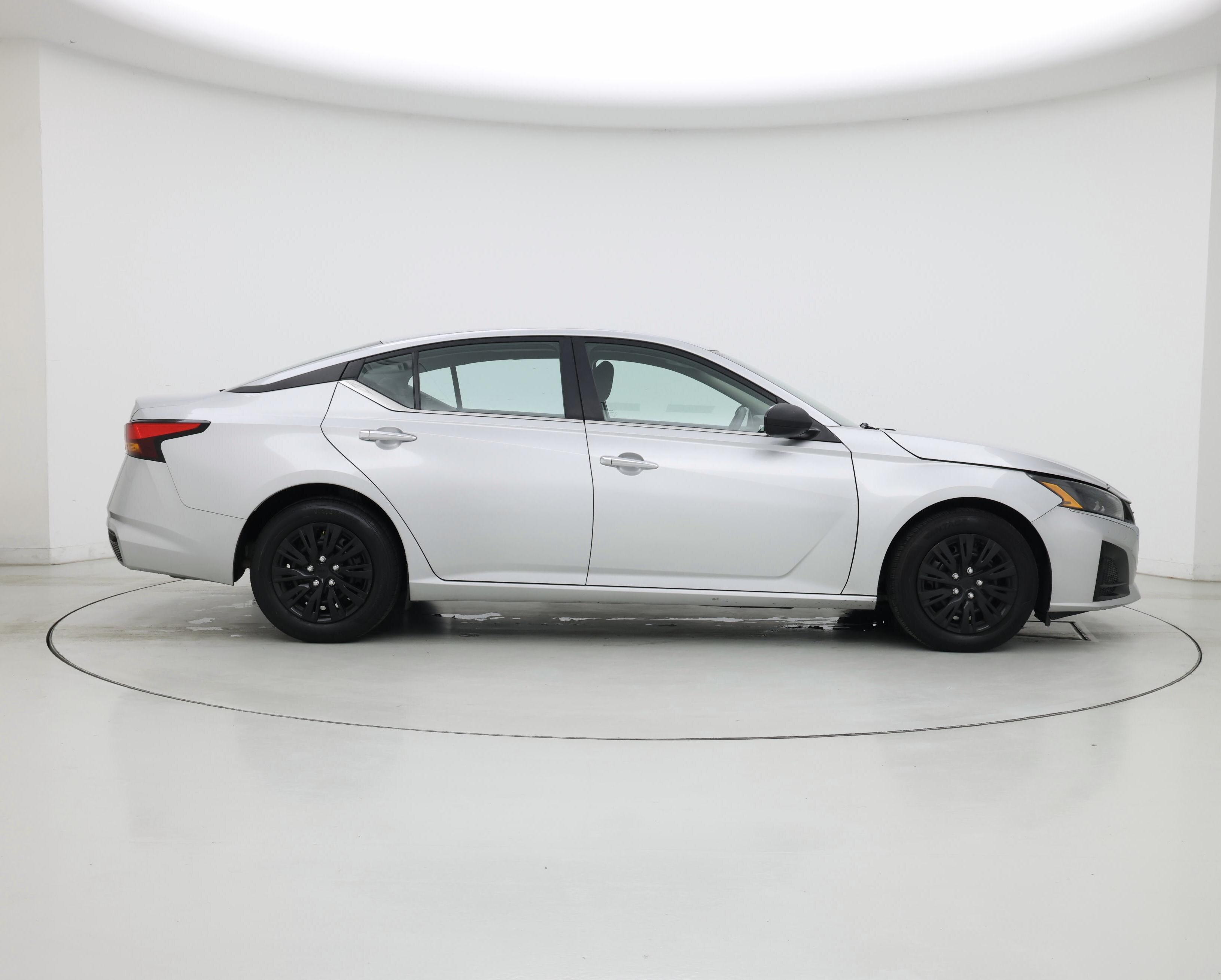 Thumbnail: 2023 Nissan Altima - 7