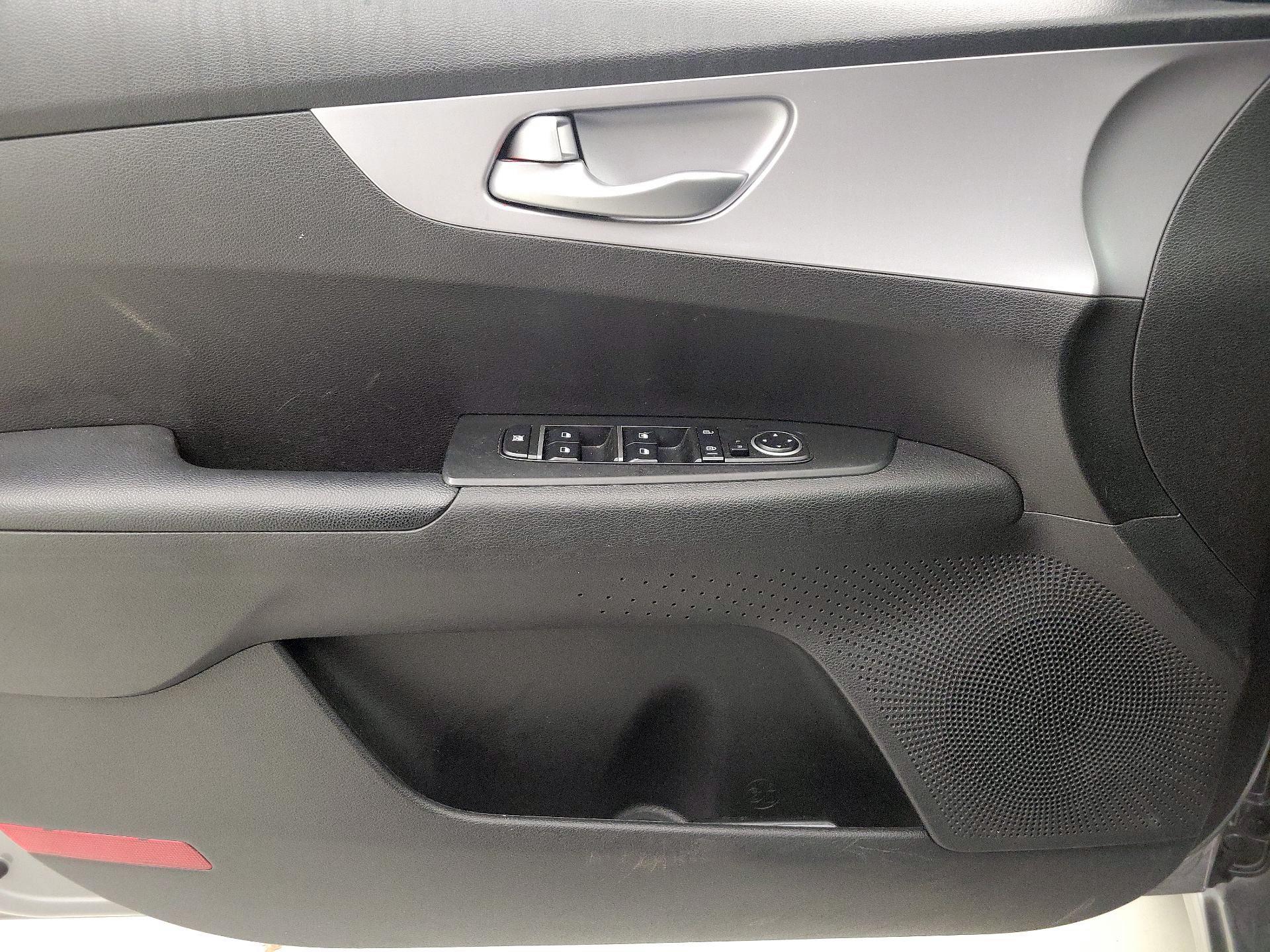 Thumbnail: 2023 Kia Forte - 12