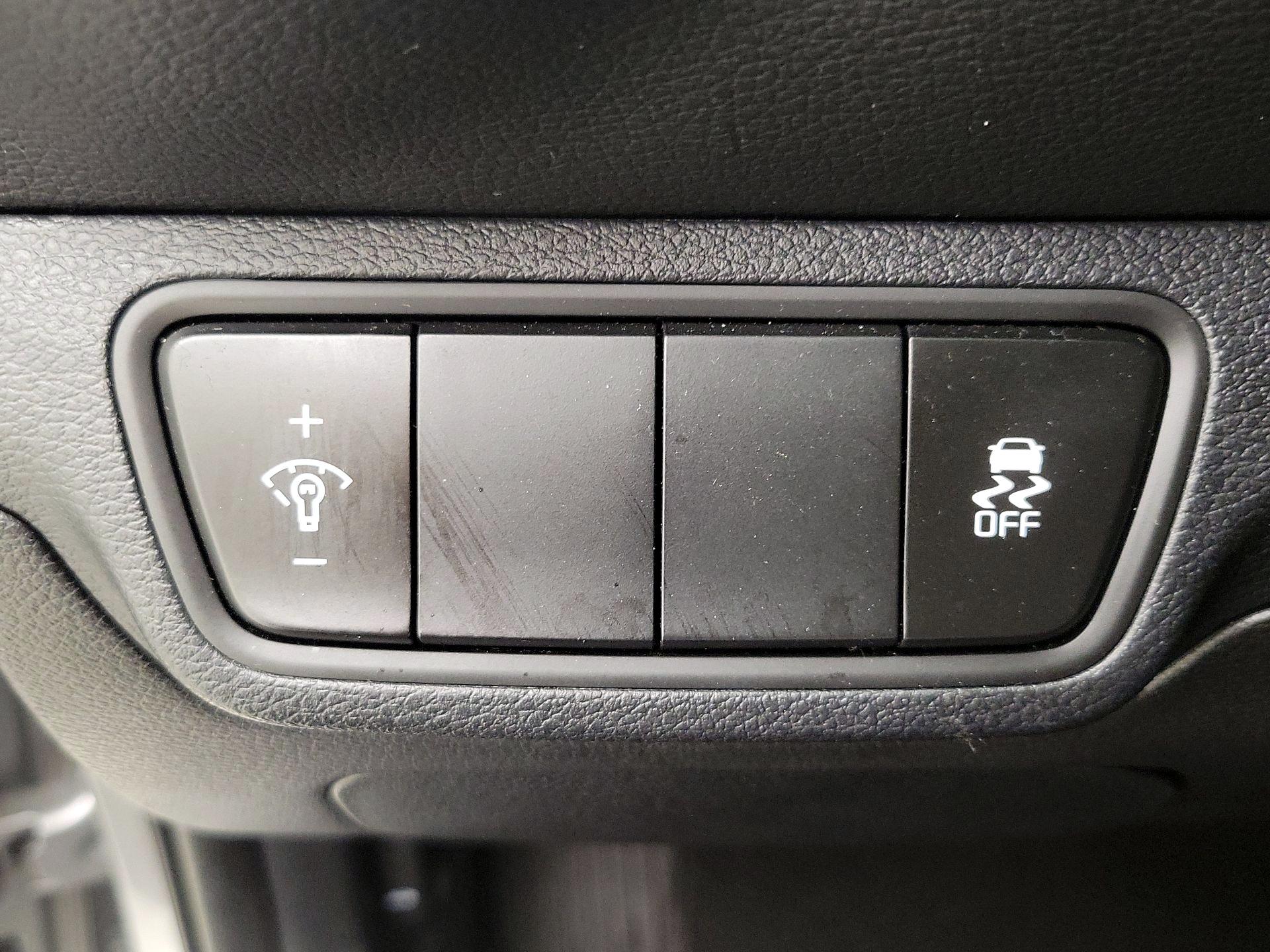 Thumbnail: 2023 Kia Forte - 13