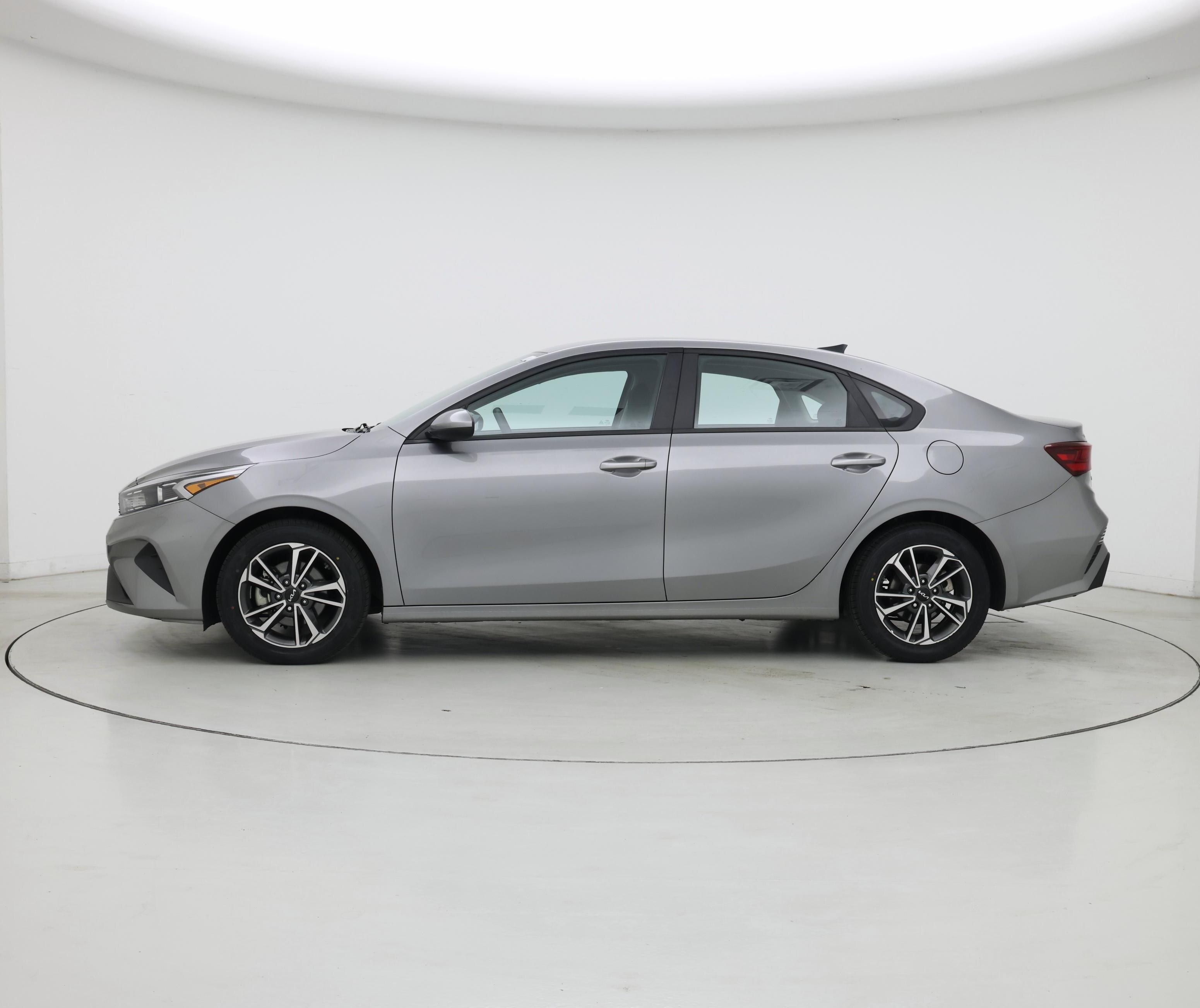 Thumbnail: 2023 Kia Forte - 3