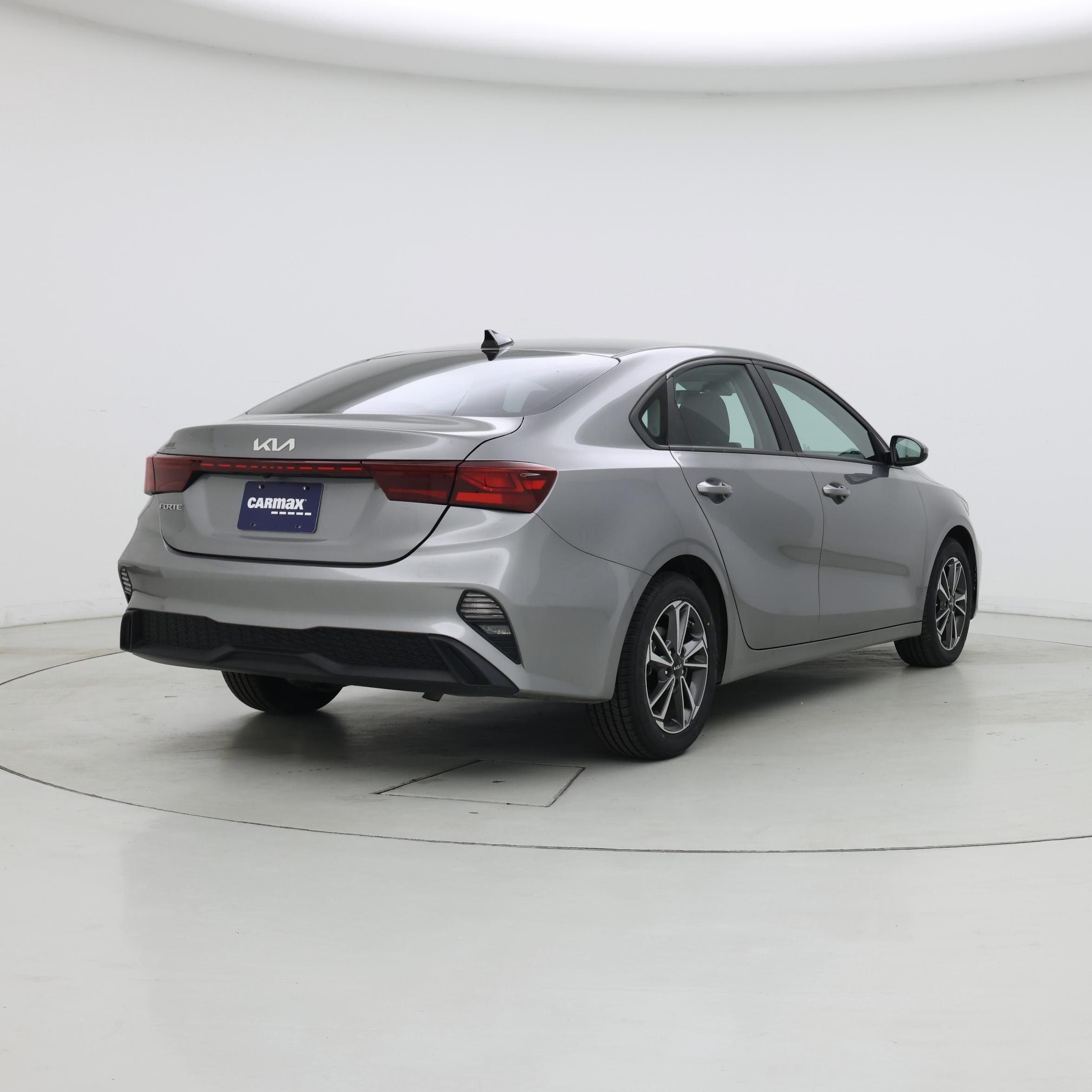 Thumbnail: 2023 Kia Forte - 8