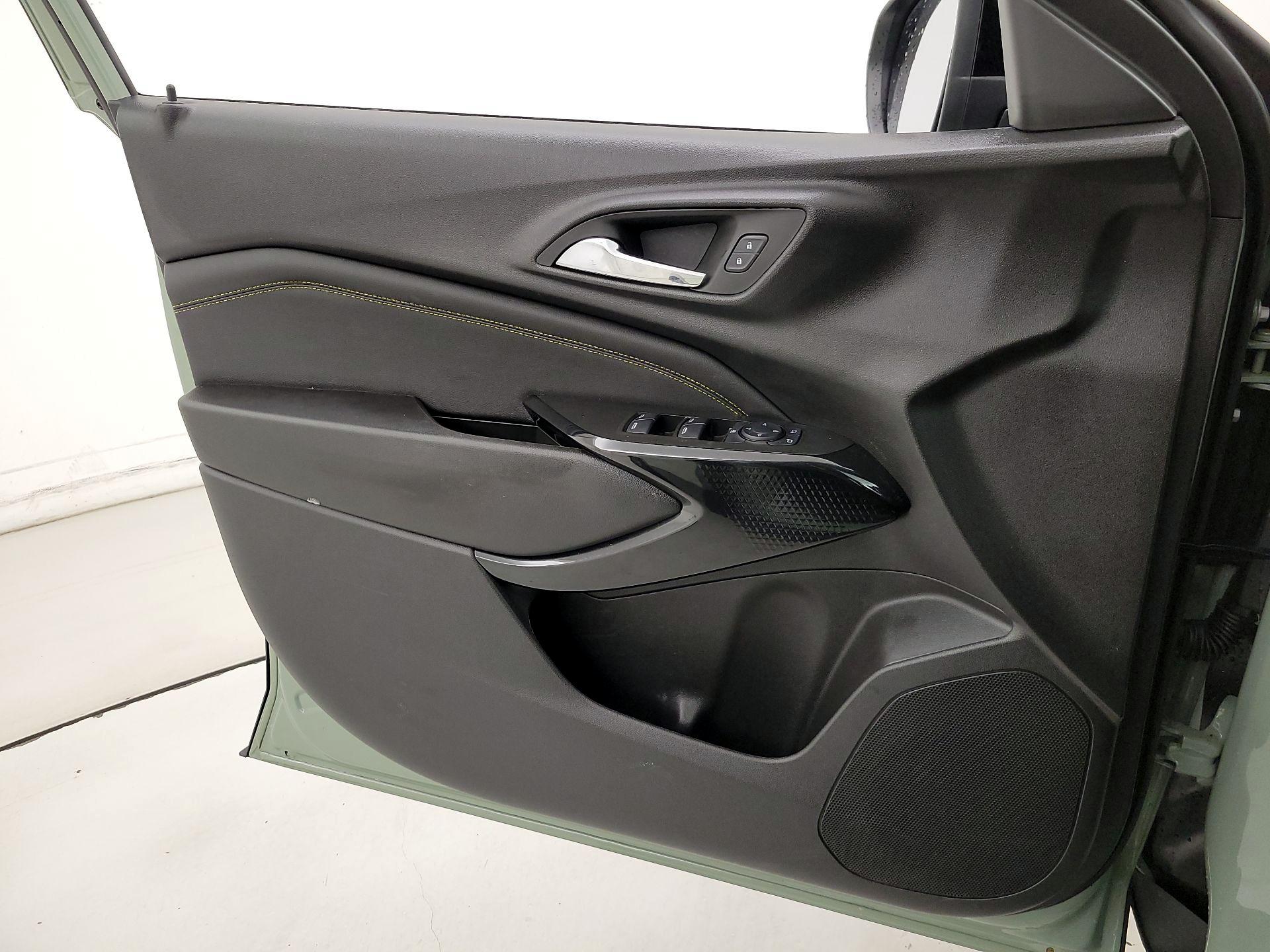 Thumbnail: 2025 Chevrolet Trax - 12