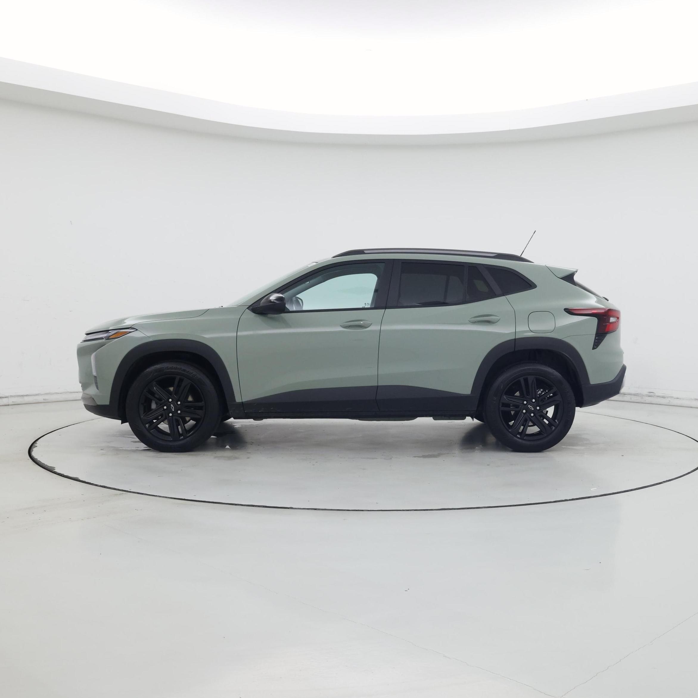 Thumbnail: 2025 Chevrolet Trax - 3