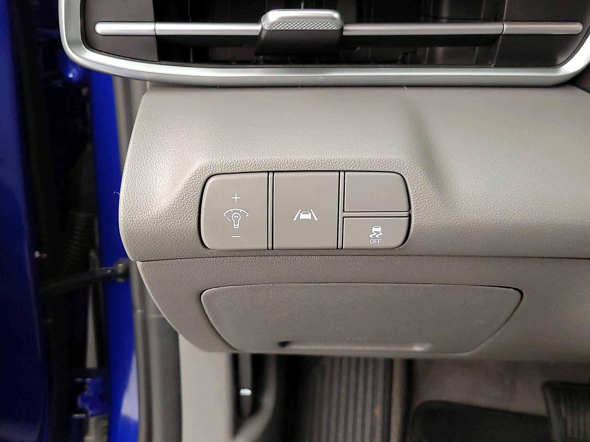 Thumbnail: 2023 Hyundai Elantra - 13