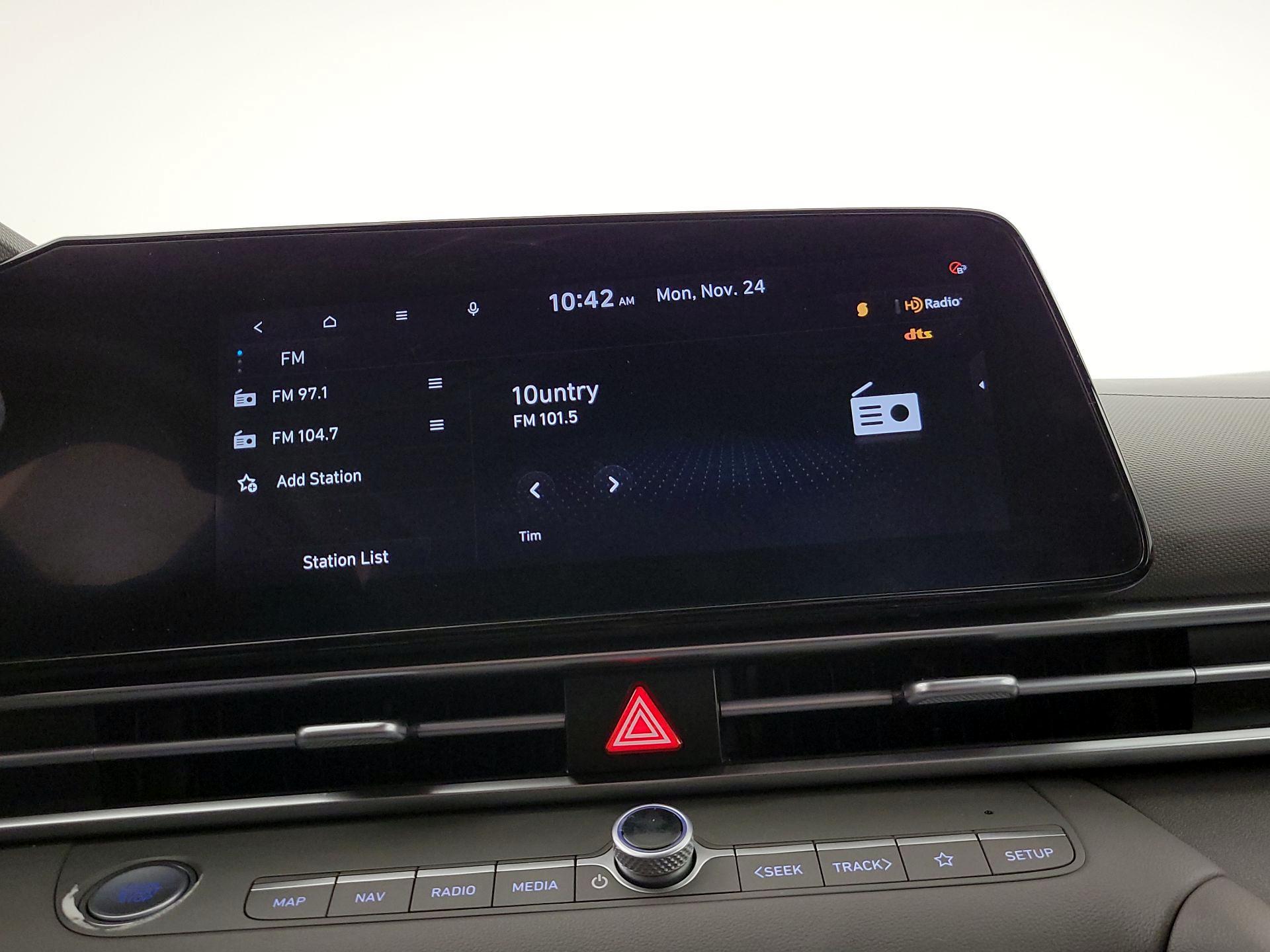 Thumbnail: 2023 Hyundai Elantra - 16