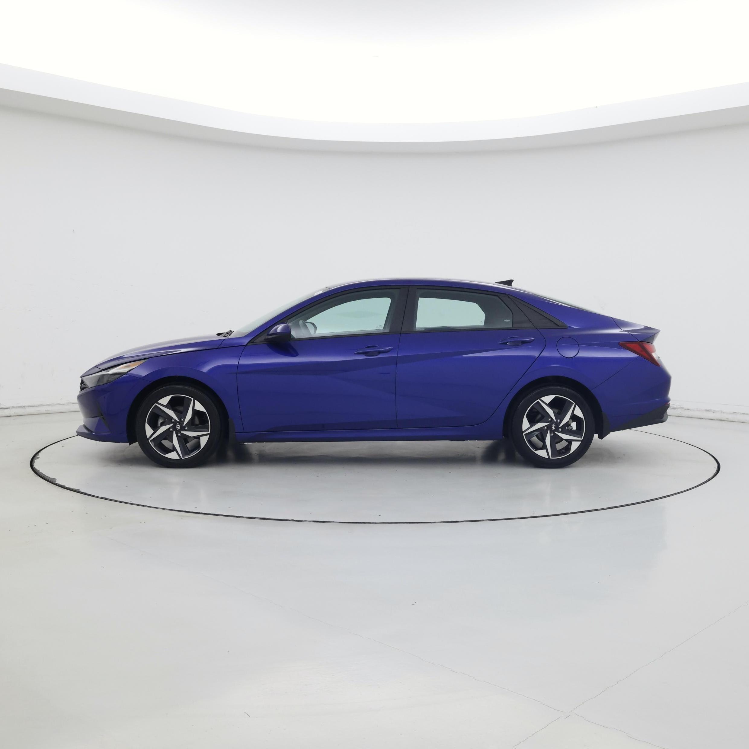 Thumbnail: 2023 Hyundai Elantra - 3