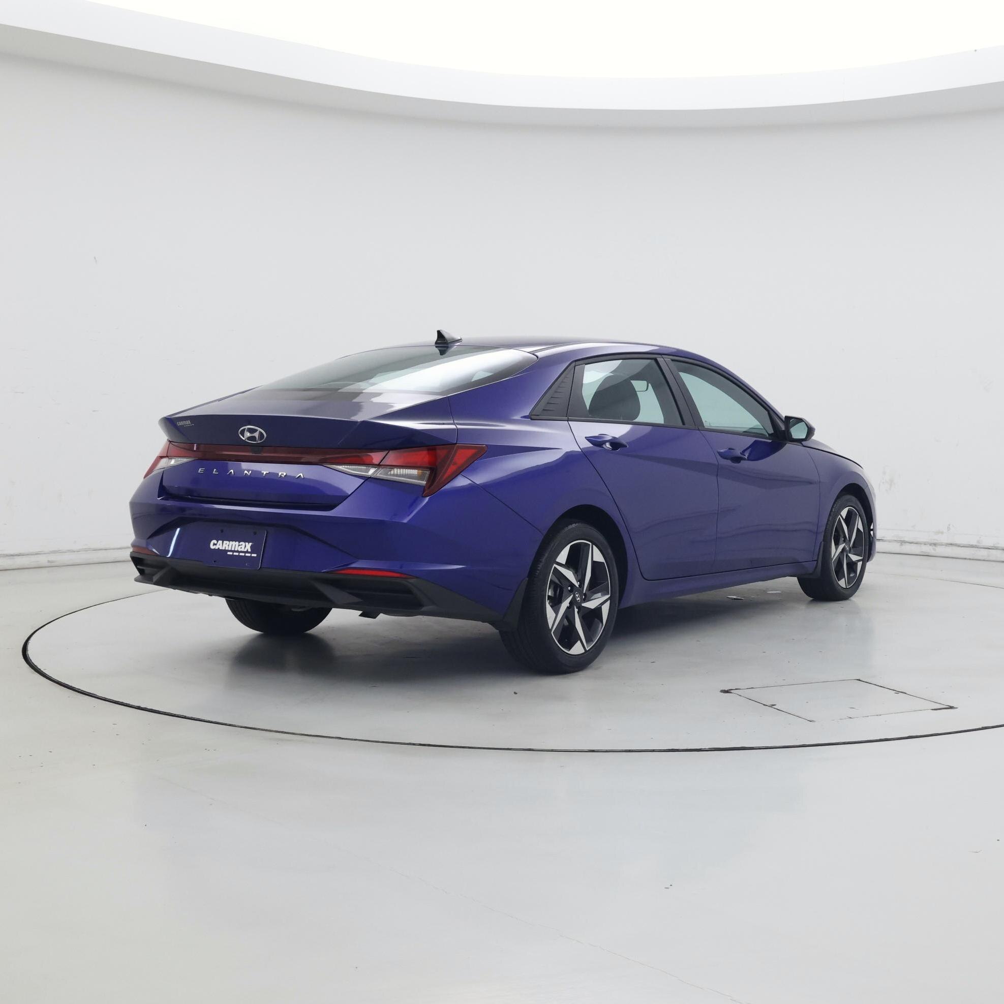 Thumbnail: 2023 Hyundai Elantra - 8