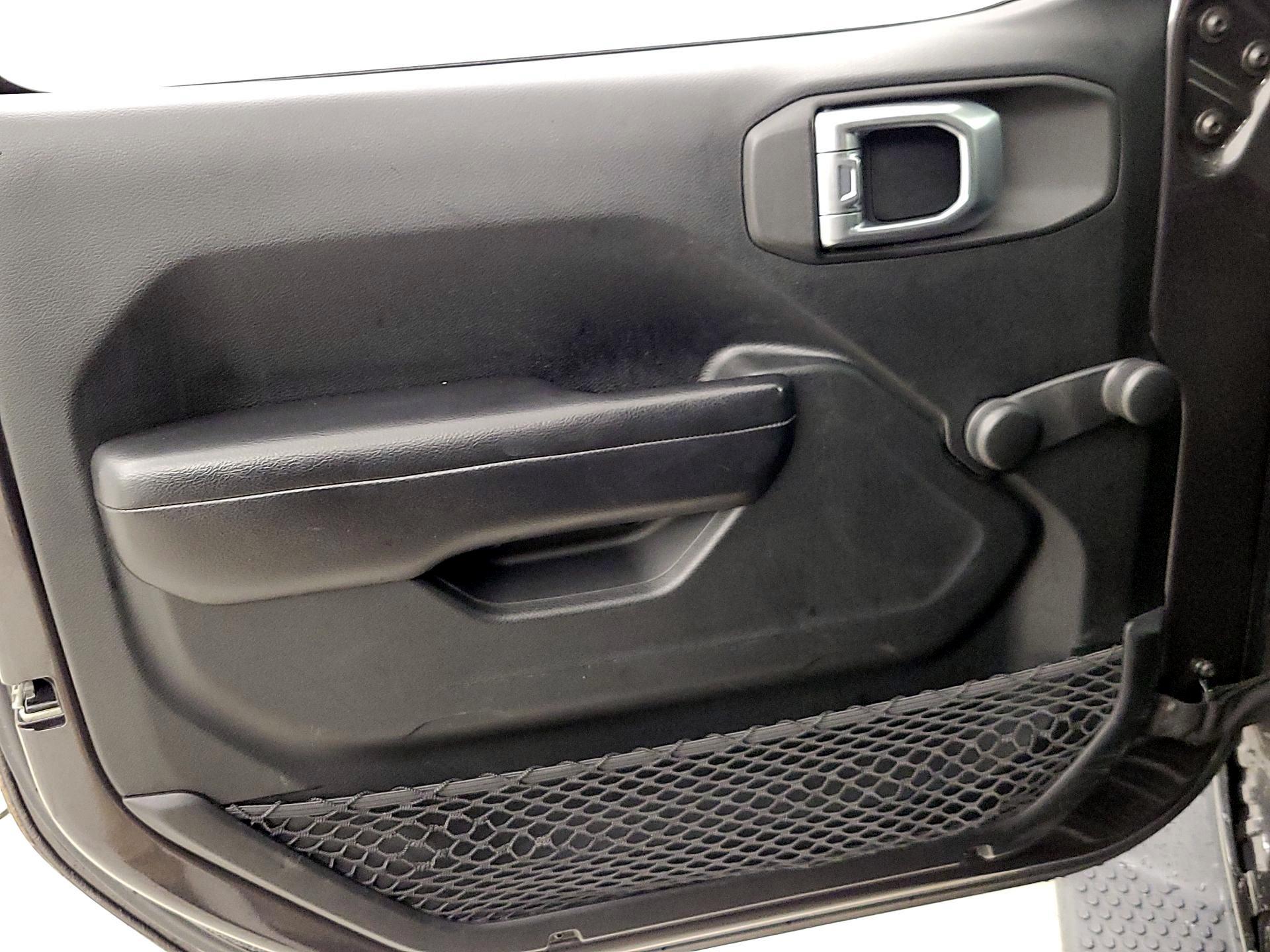 Thumbnail: 2019 Jeep Wrangler - 12