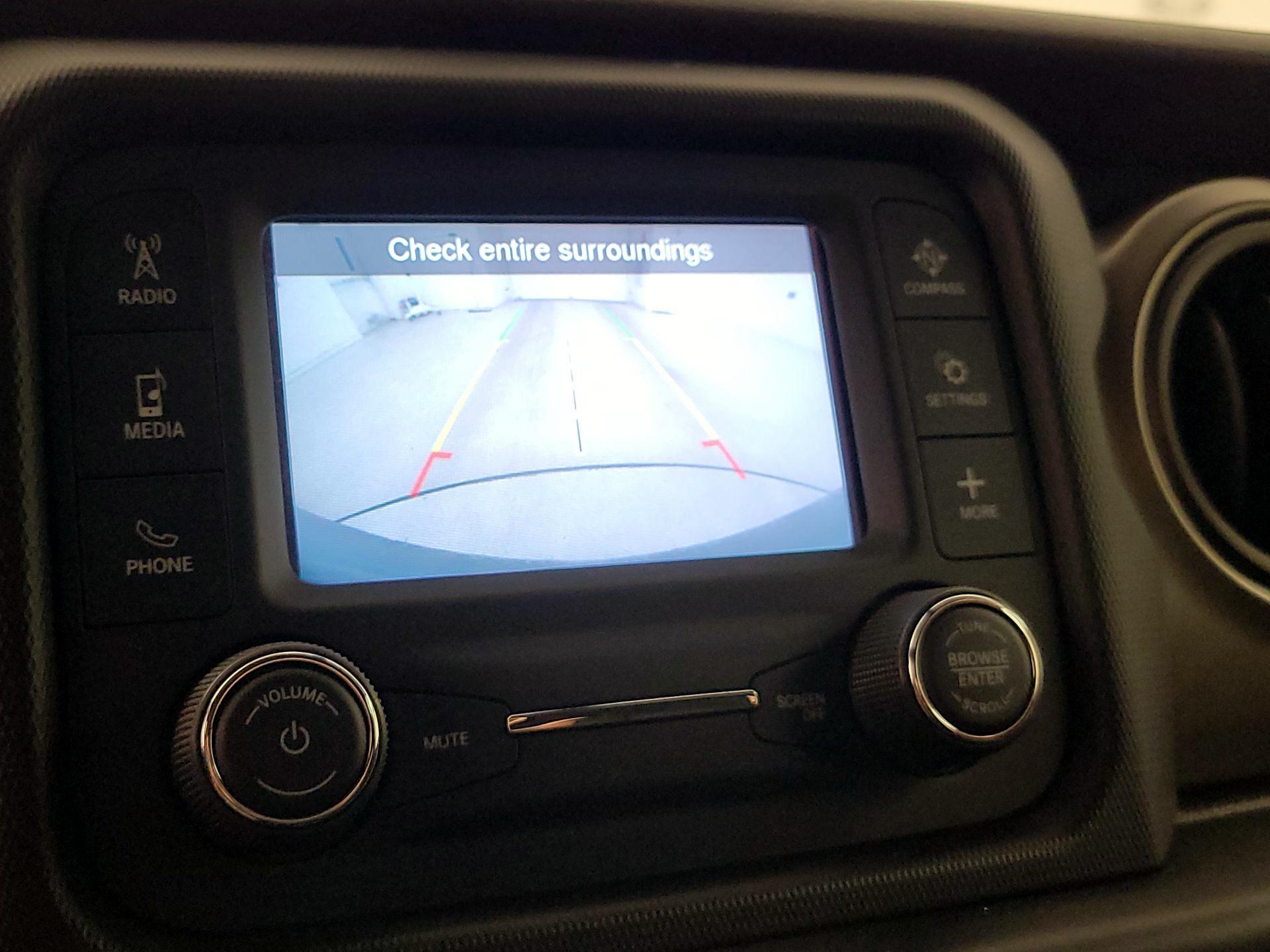 Thumbnail: 2019 Jeep Wrangler - 14