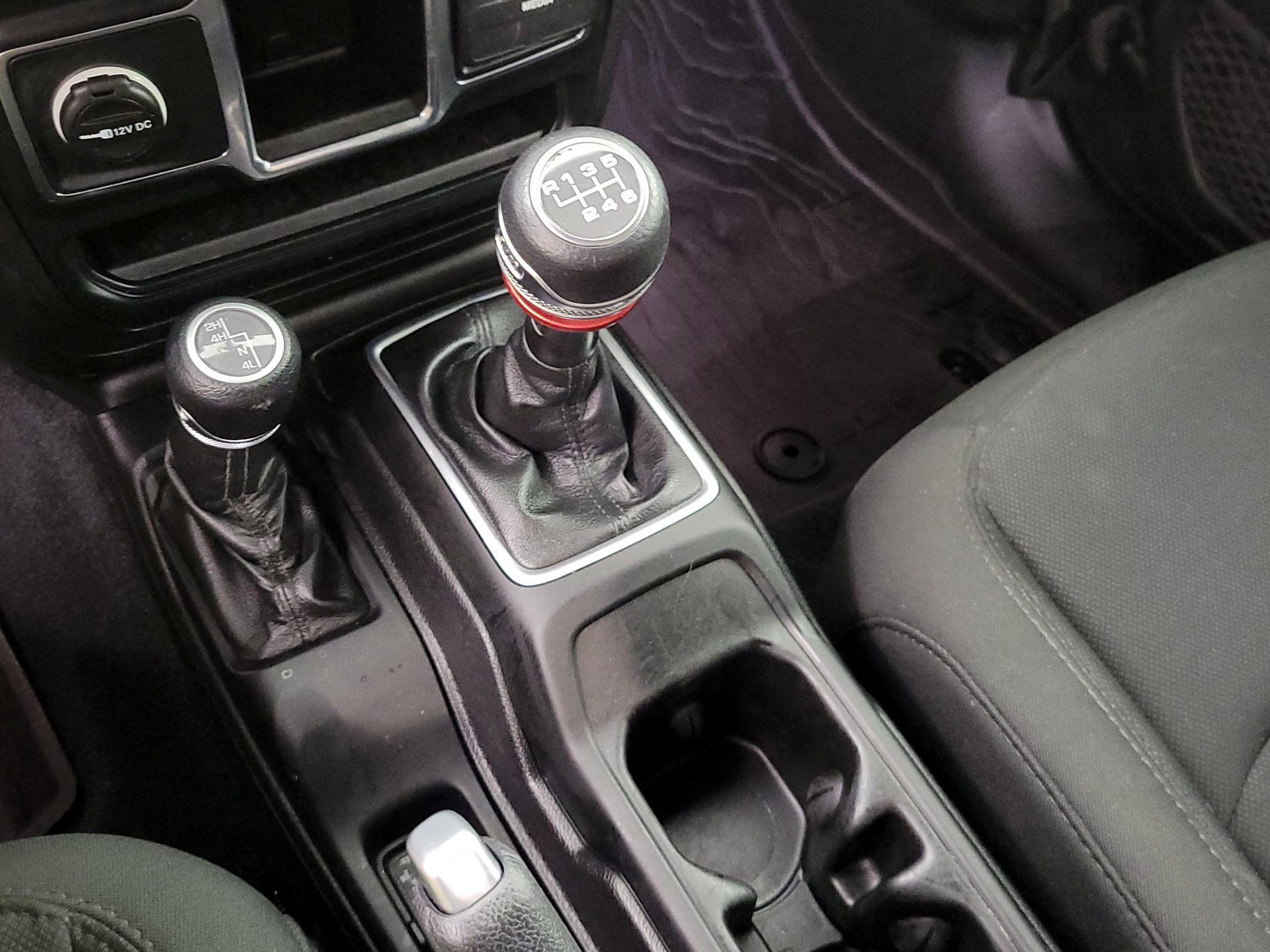 Thumbnail: 2019 Jeep Wrangler - 17