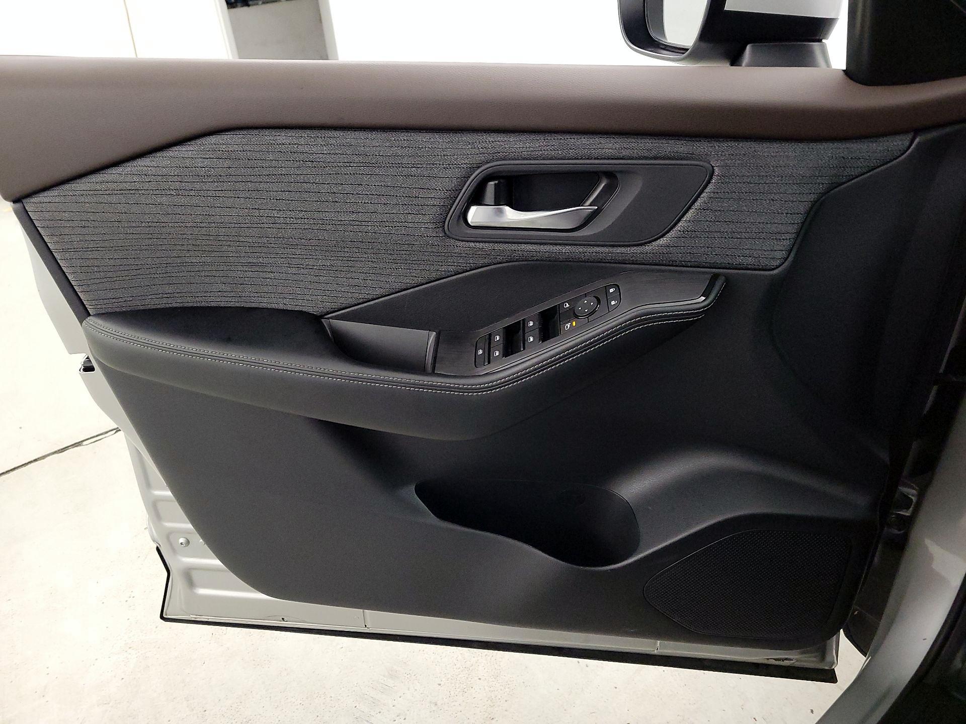 Thumbnail: 2023 Nissan Rogue - 12