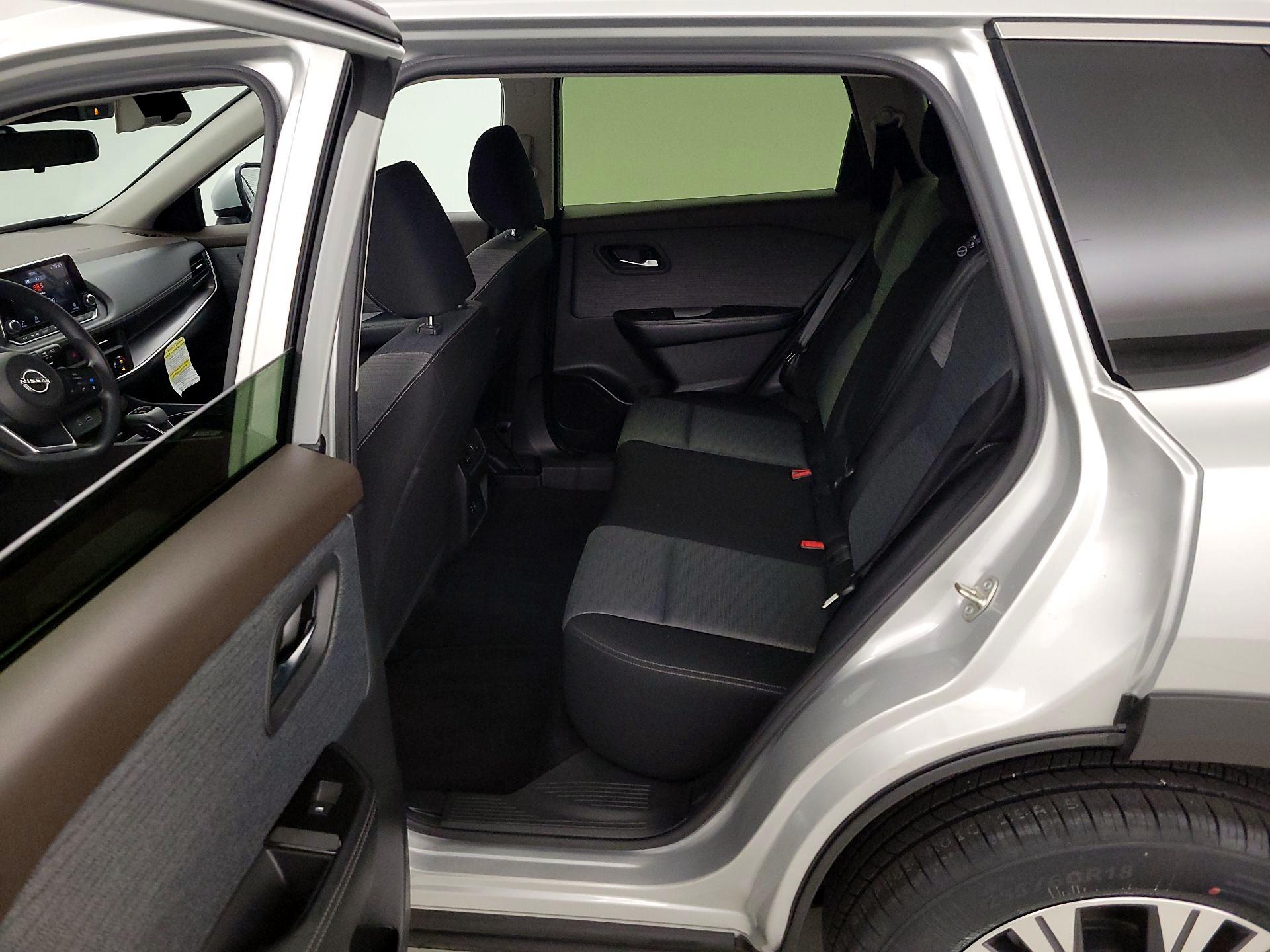 Thumbnail: 2023 Nissan Rogue - 19