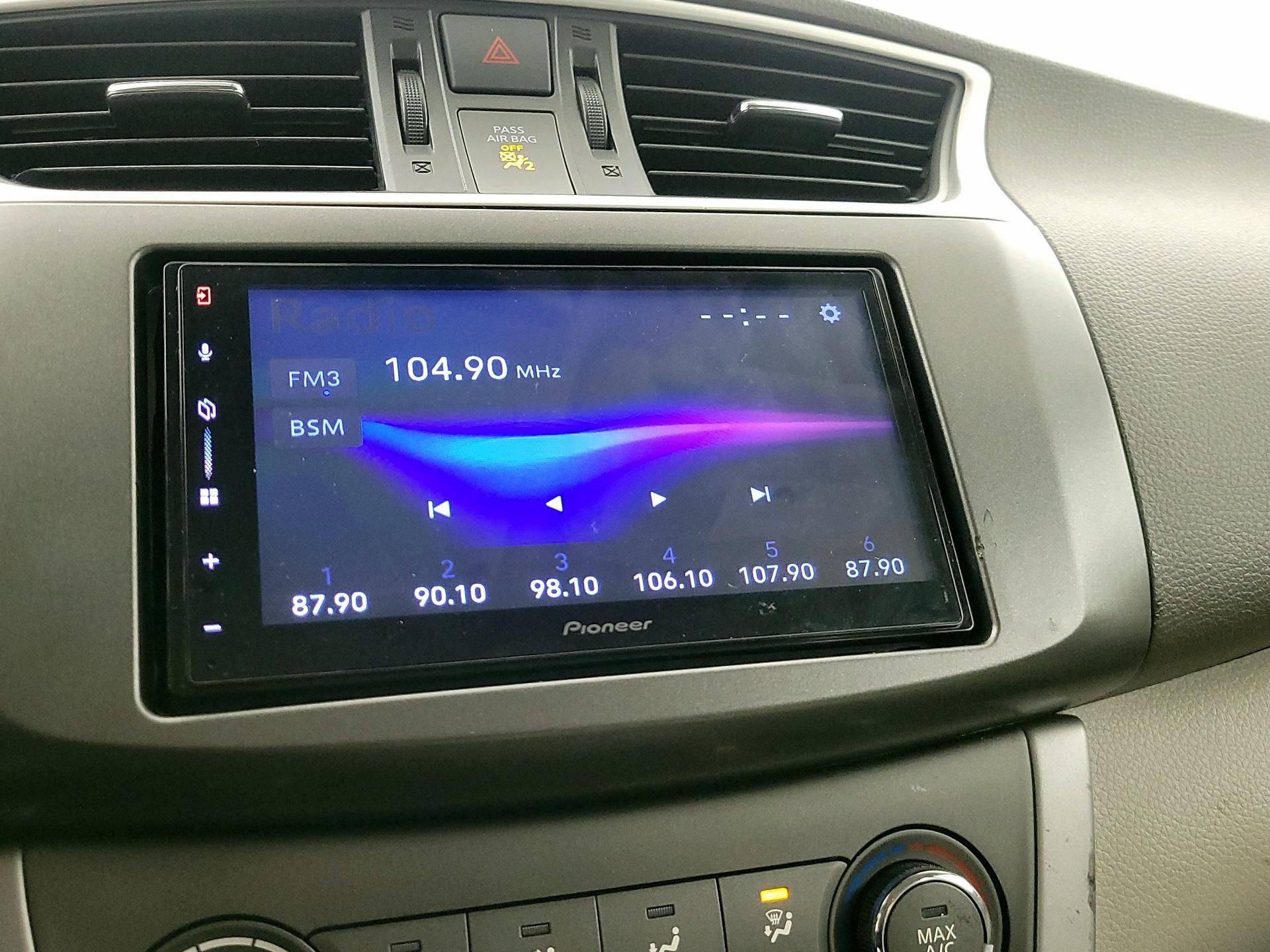 Thumbnail: 2014 Nissan Sentra - 14