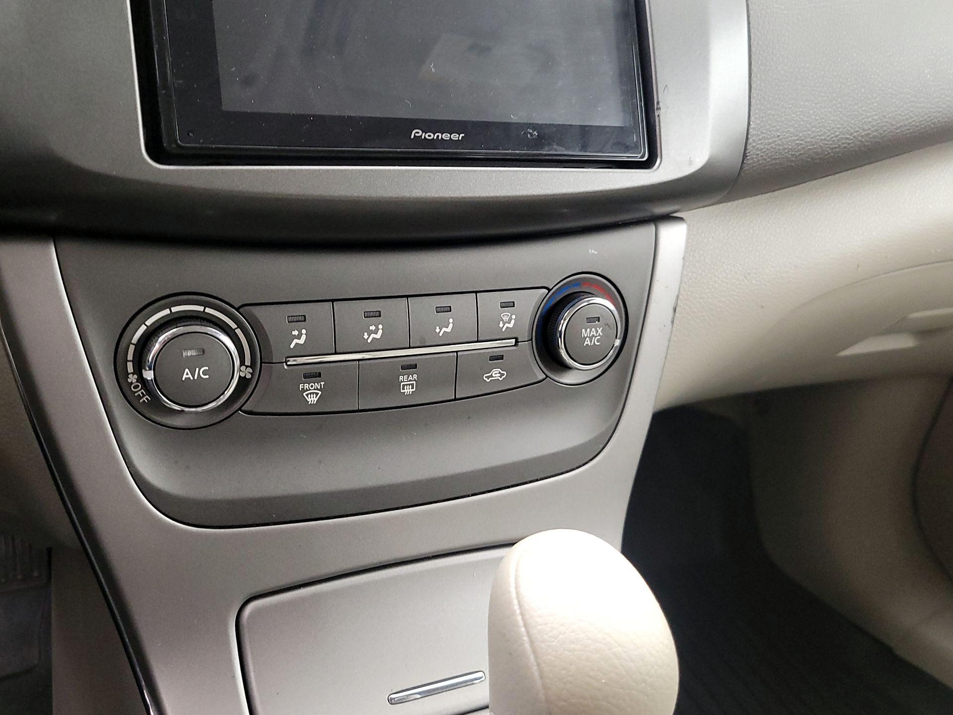 Thumbnail: 2014 Nissan Sentra - 15