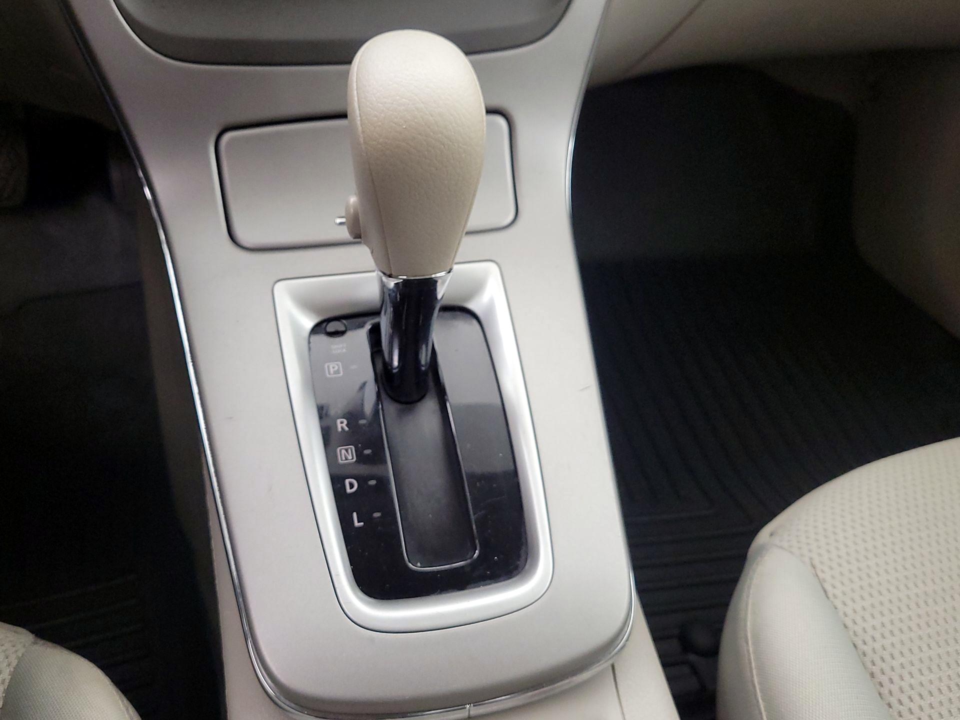 Thumbnail: 2014 Nissan Sentra - 16