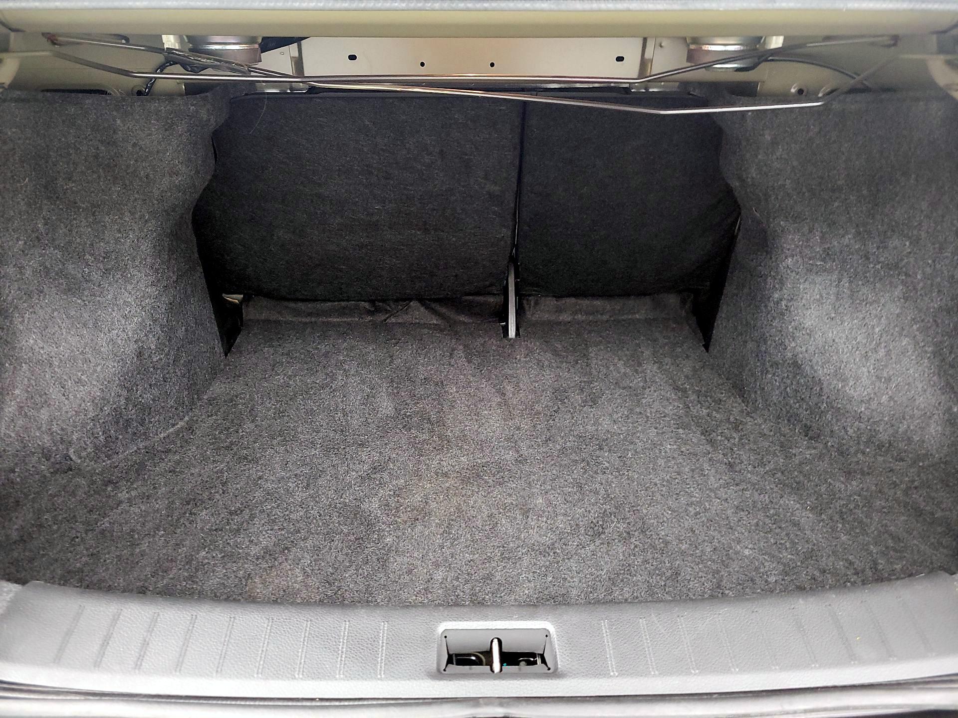 Thumbnail: 2014 Nissan Sentra - 18