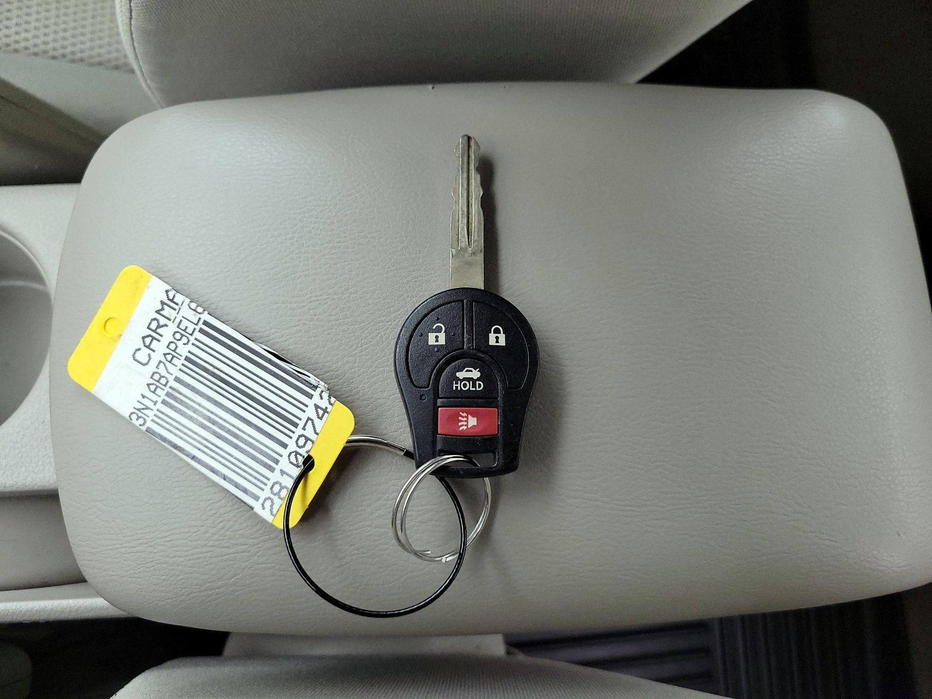 Thumbnail: 2014 Nissan Sentra - 20