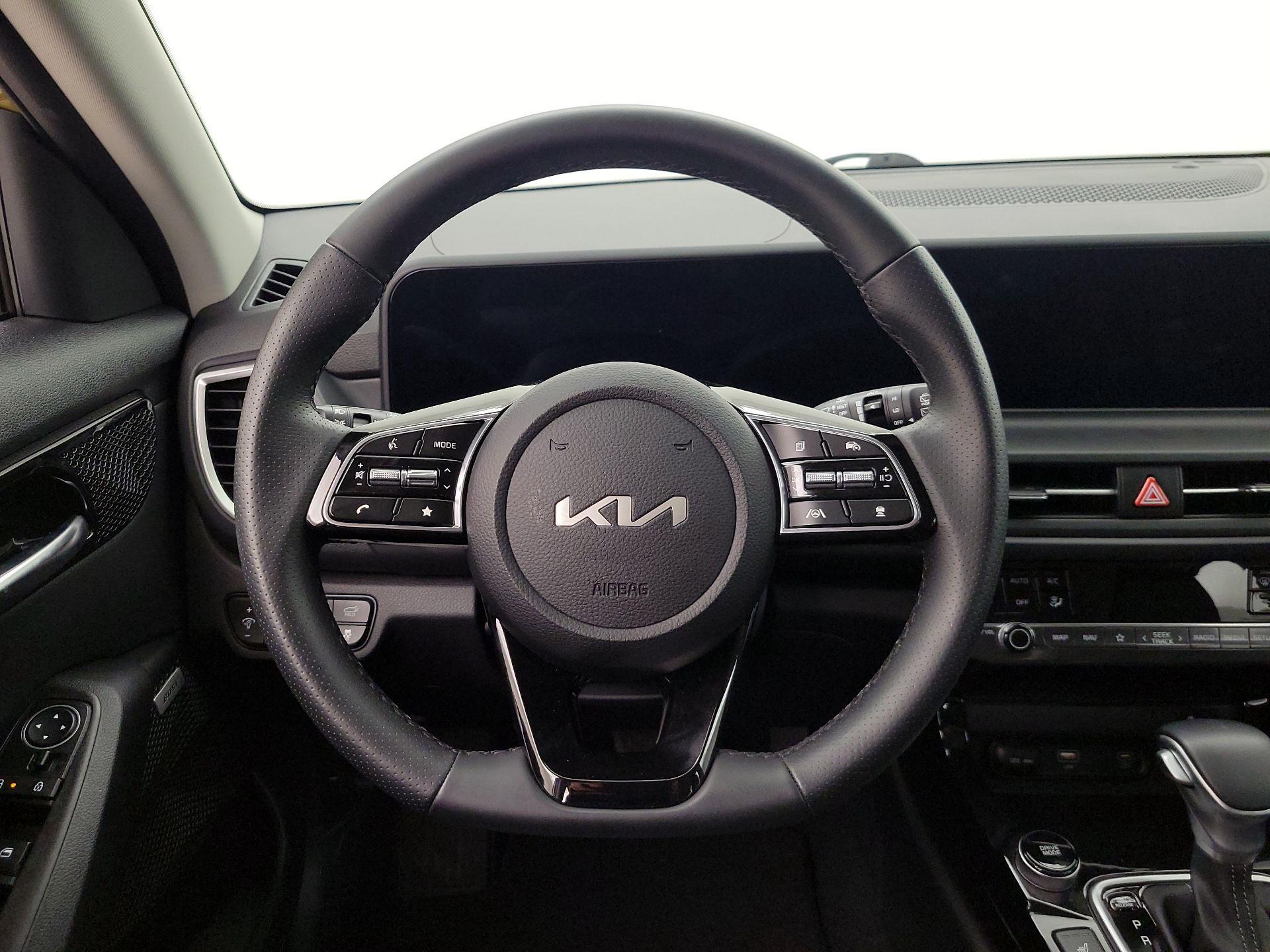 Thumbnail: 2024 Kia Seltos - 10