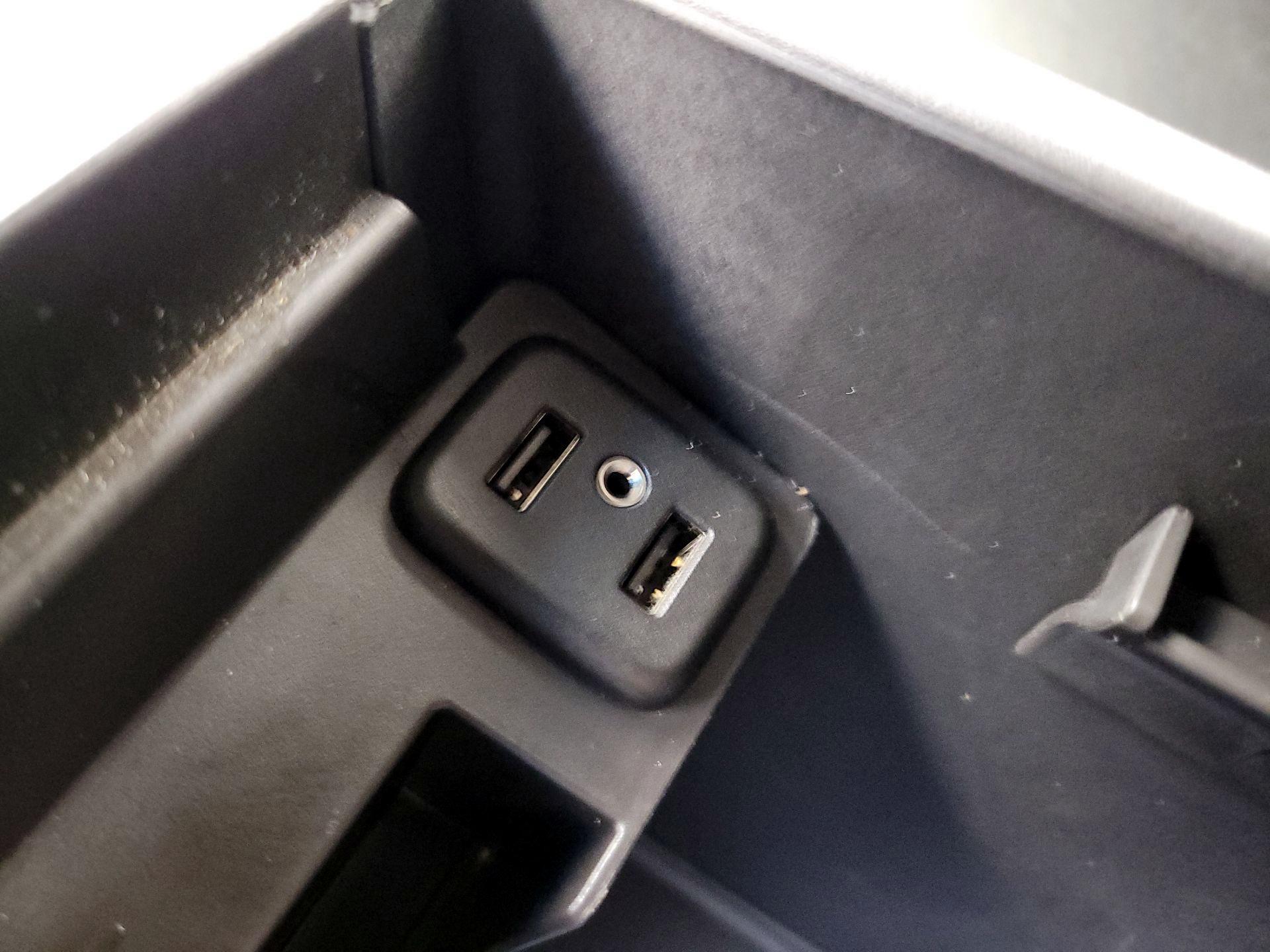 Thumbnail: 2017 Chevrolet Tahoe - 19