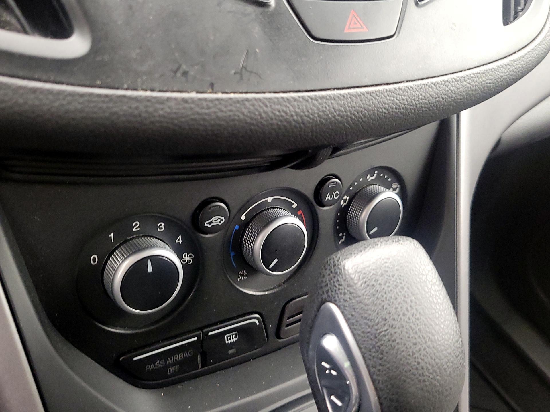 Thumbnail: 2014 Ford Escape - 16