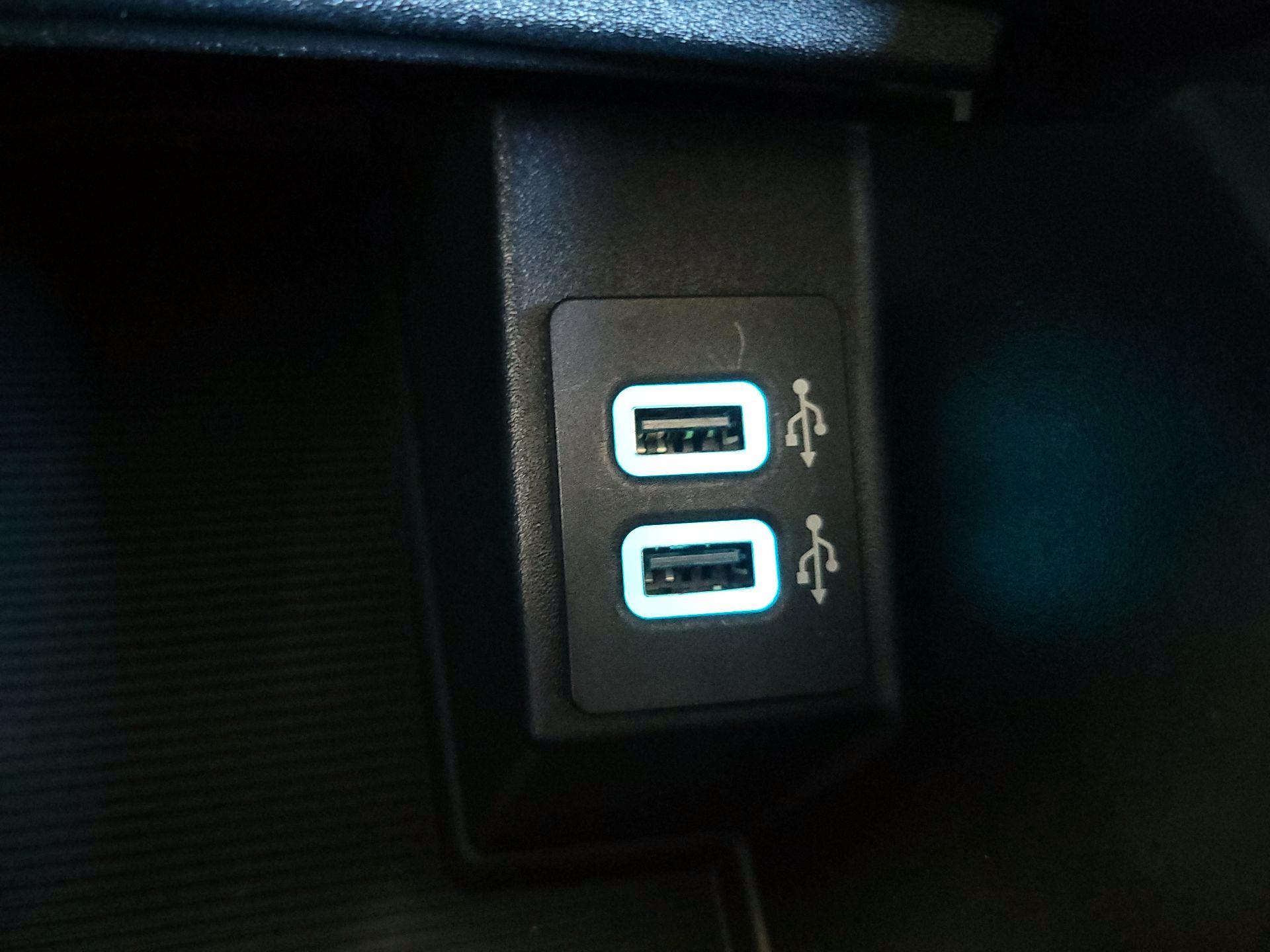 Thumbnail: 2020 Ford Edge - 18