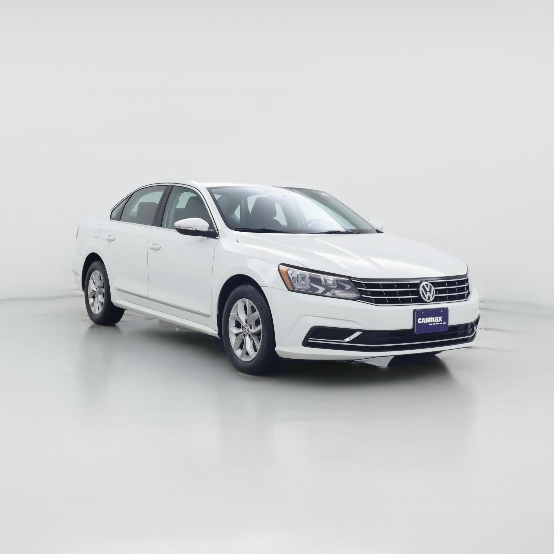 Thumbnail: 2017 Volkswagen Passat - 1