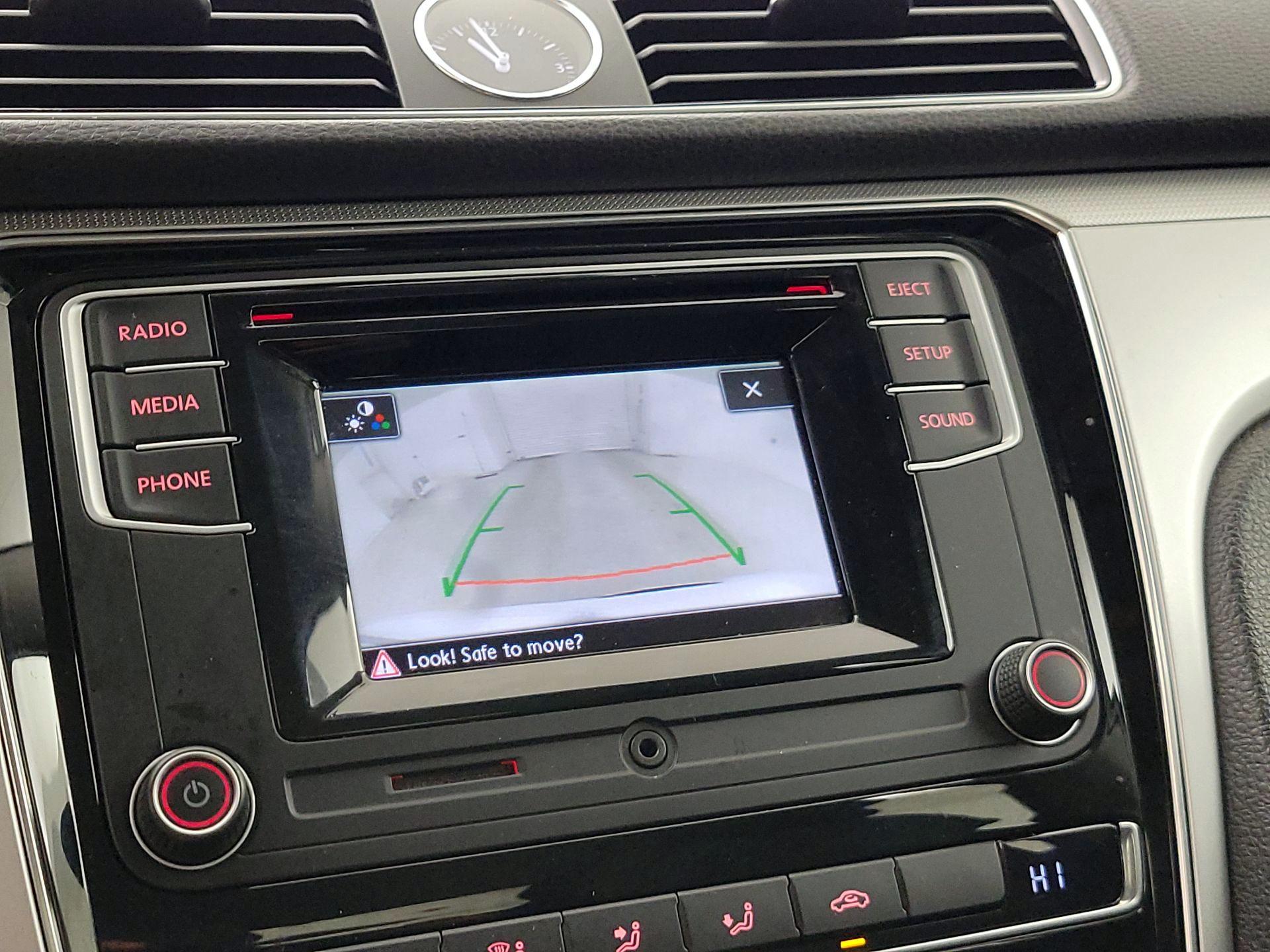 Thumbnail: 2017 Volkswagen Passat - 14