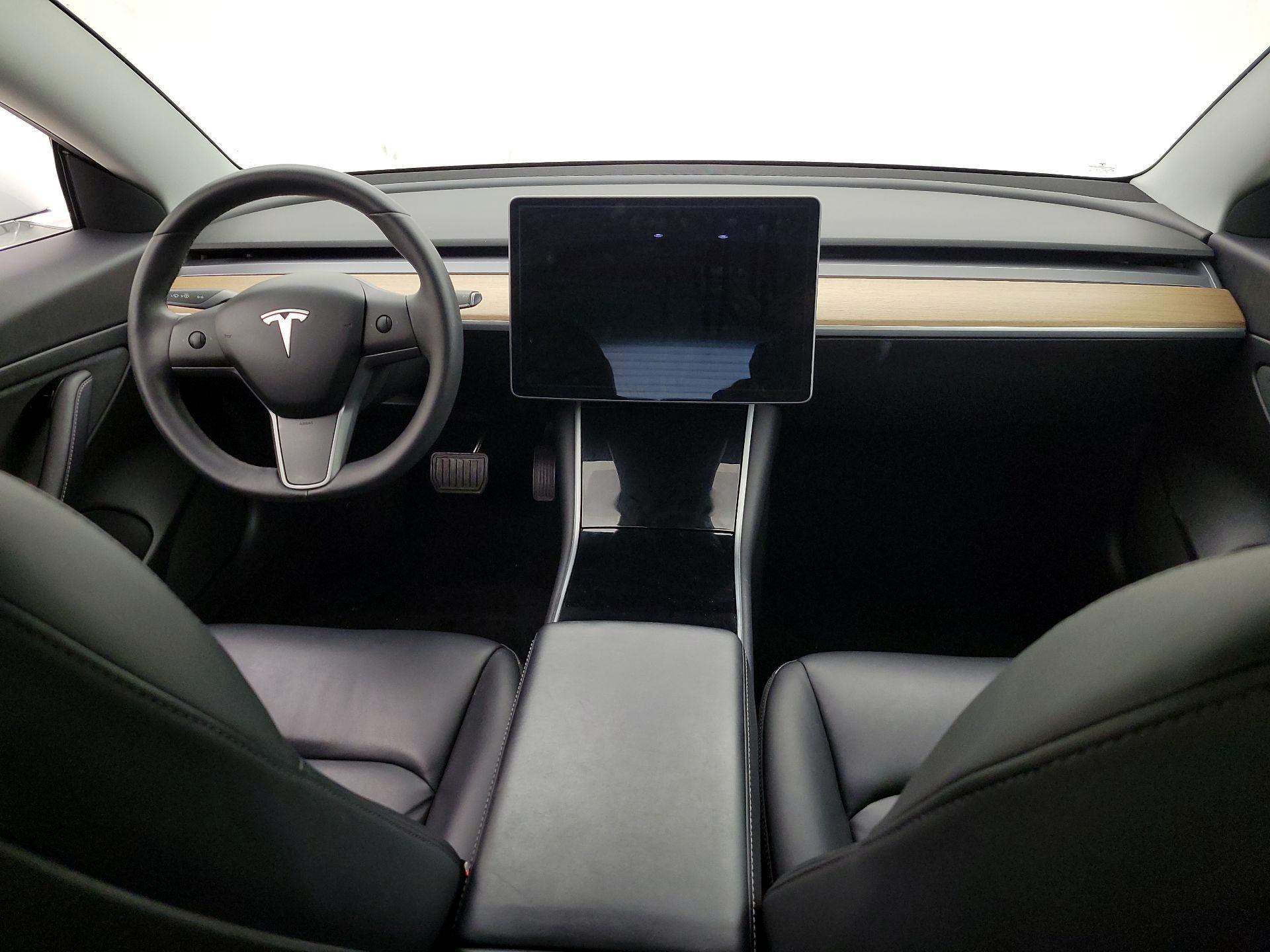 Thumbnail: 2020 Tesla Model 3 - 9