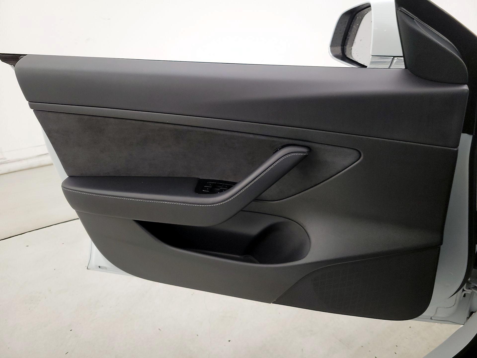 Thumbnail: 2020 Tesla Model 3 - 12