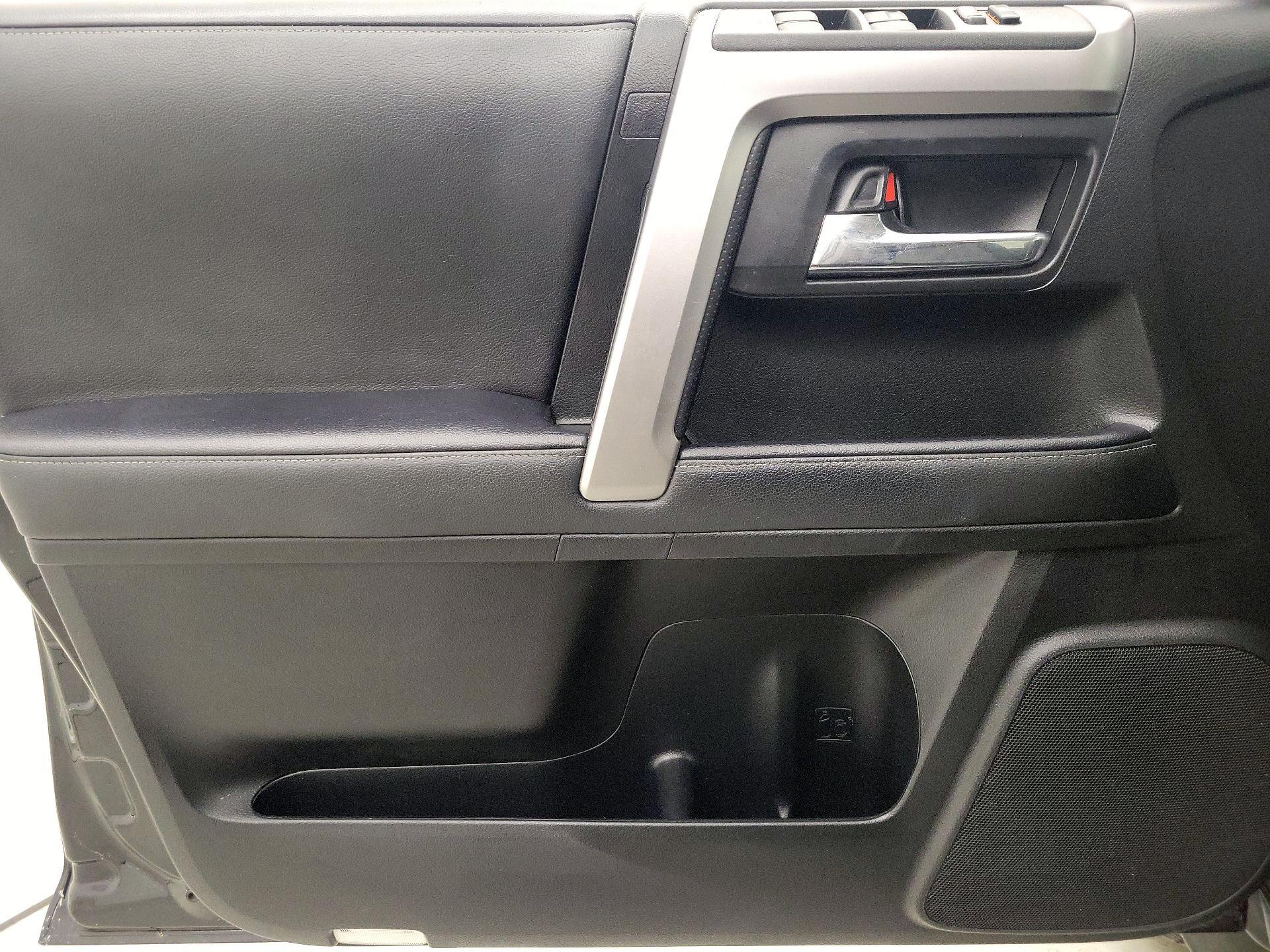 Thumbnail: 2020 Toyota 4Runner - 12