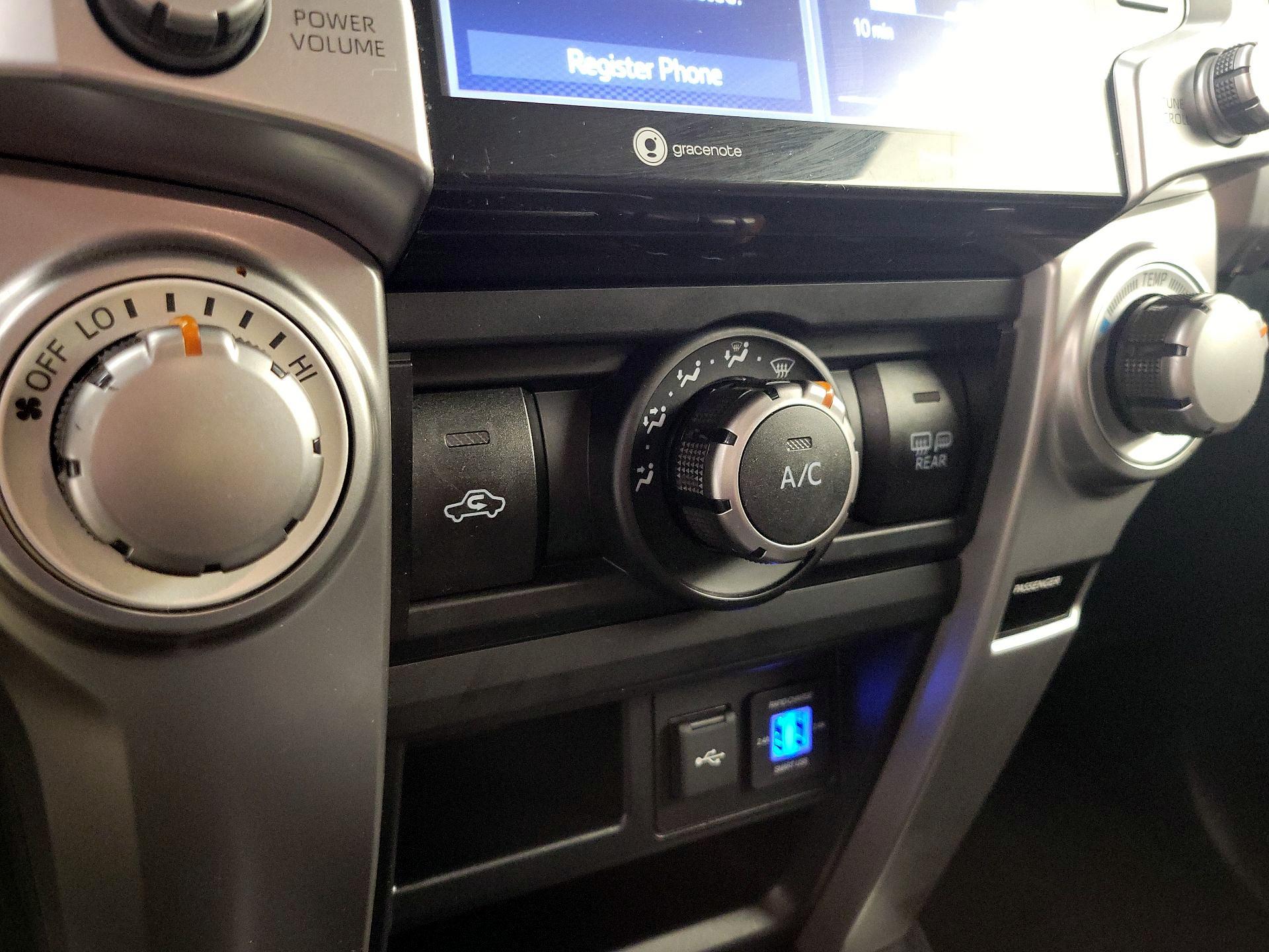 Thumbnail: 2020 Toyota 4Runner - 16