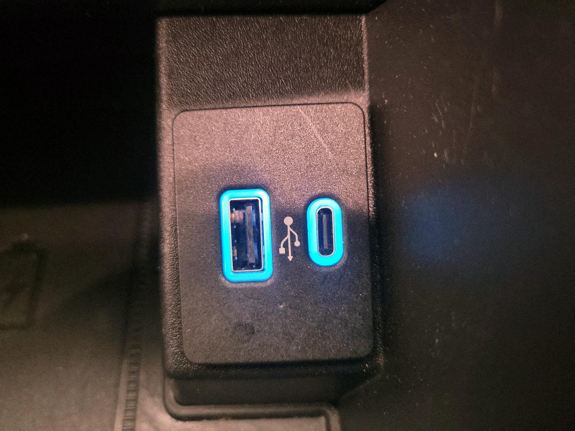 Thumbnail: 2022 Ford Edge - 18