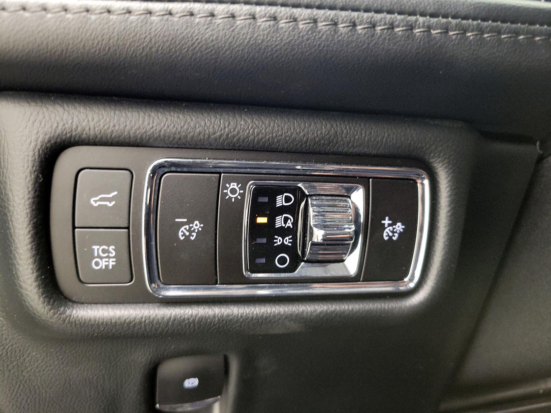 Thumbnail: 2023 Lincoln Nautilus - 13