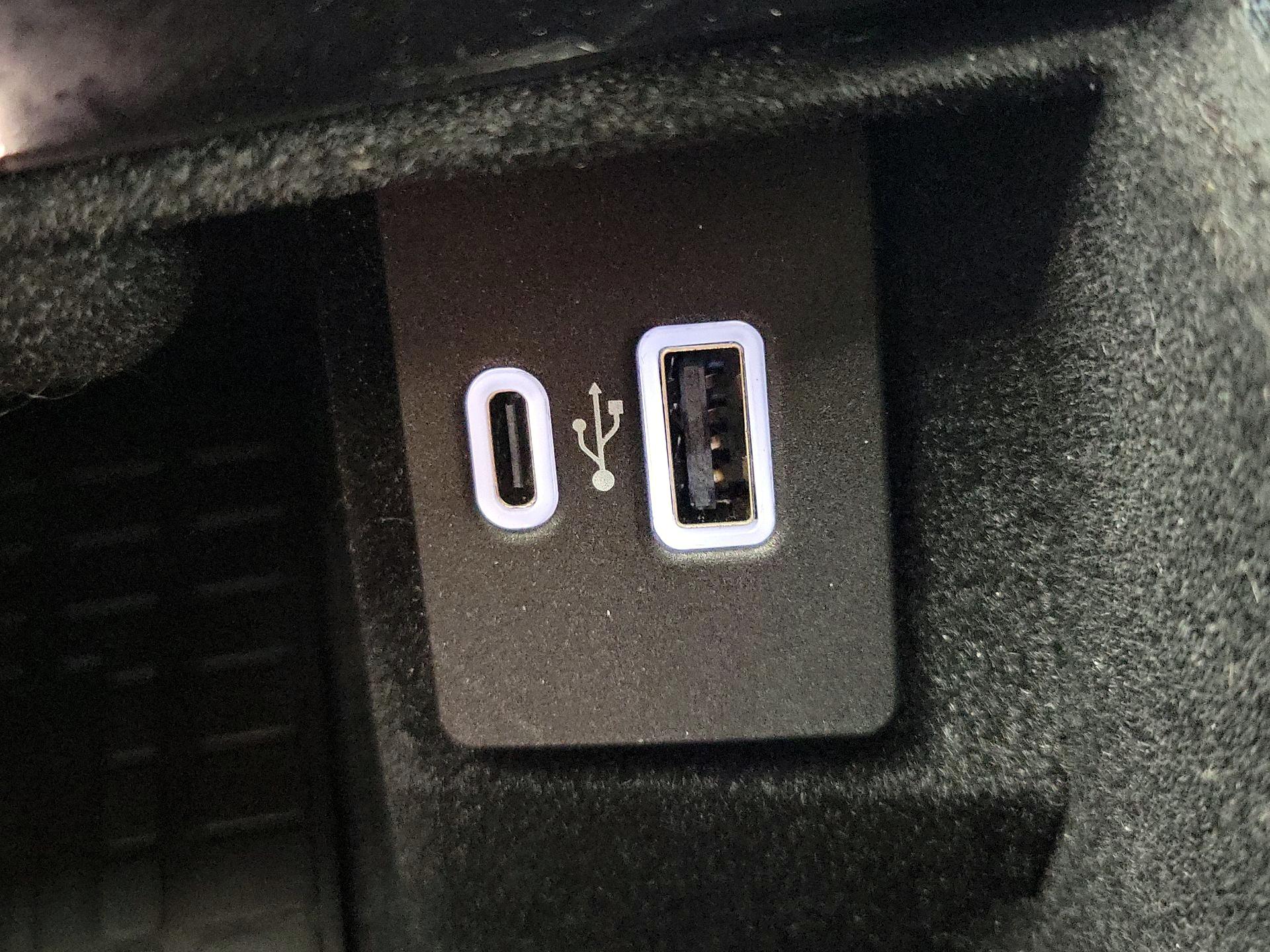 Thumbnail: 2023 Lincoln Nautilus - 19