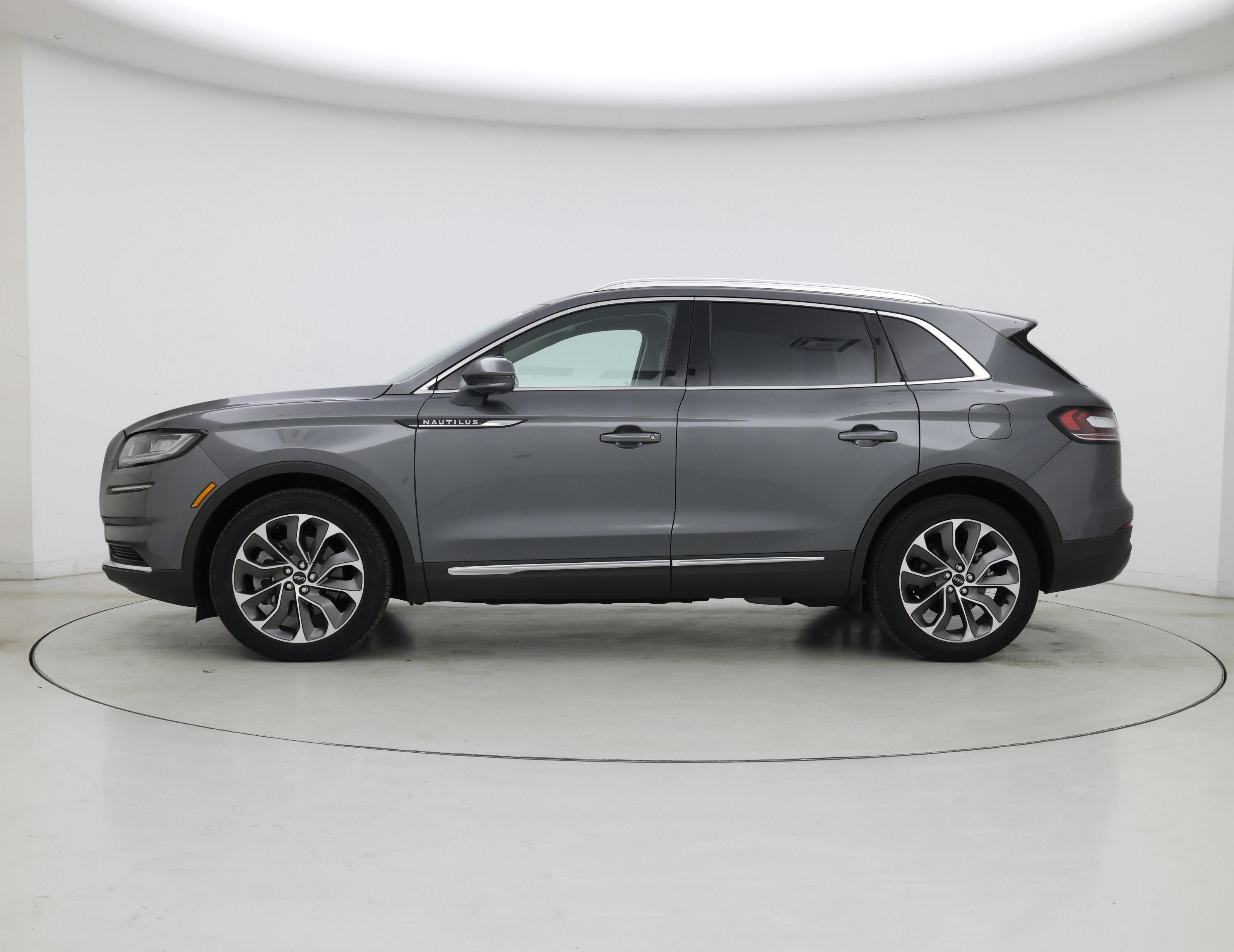 Thumbnail: 2023 Lincoln Nautilus - 3