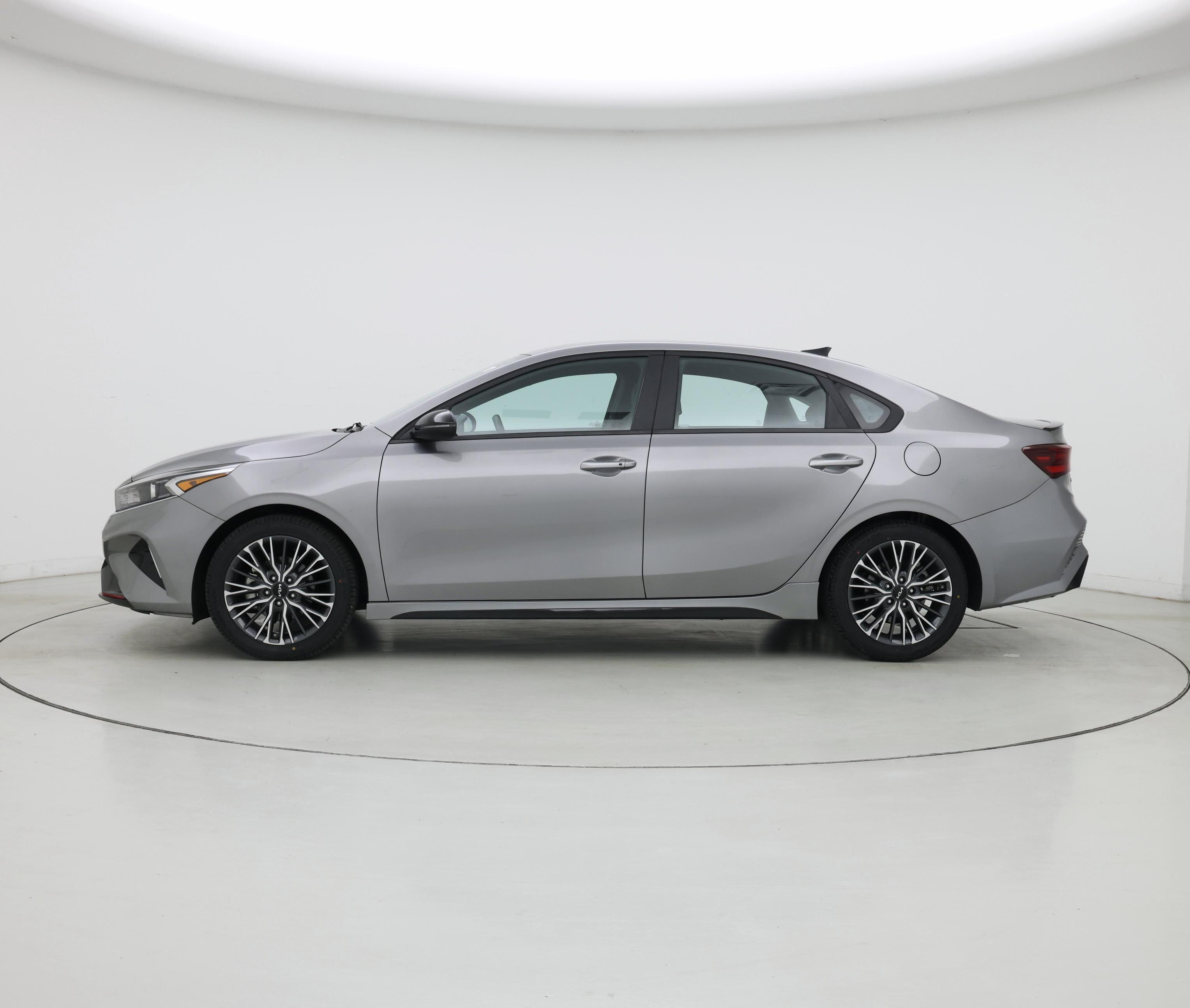 Thumbnail: 2023 Kia Forte - 3