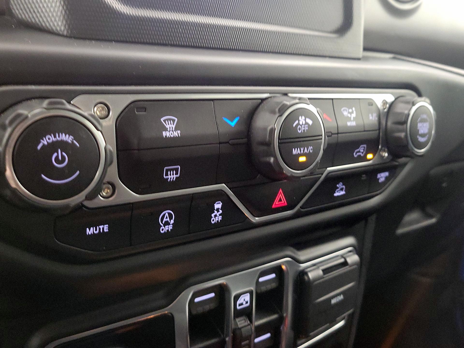 Thumbnail: 2022 Jeep Gladiator - 16