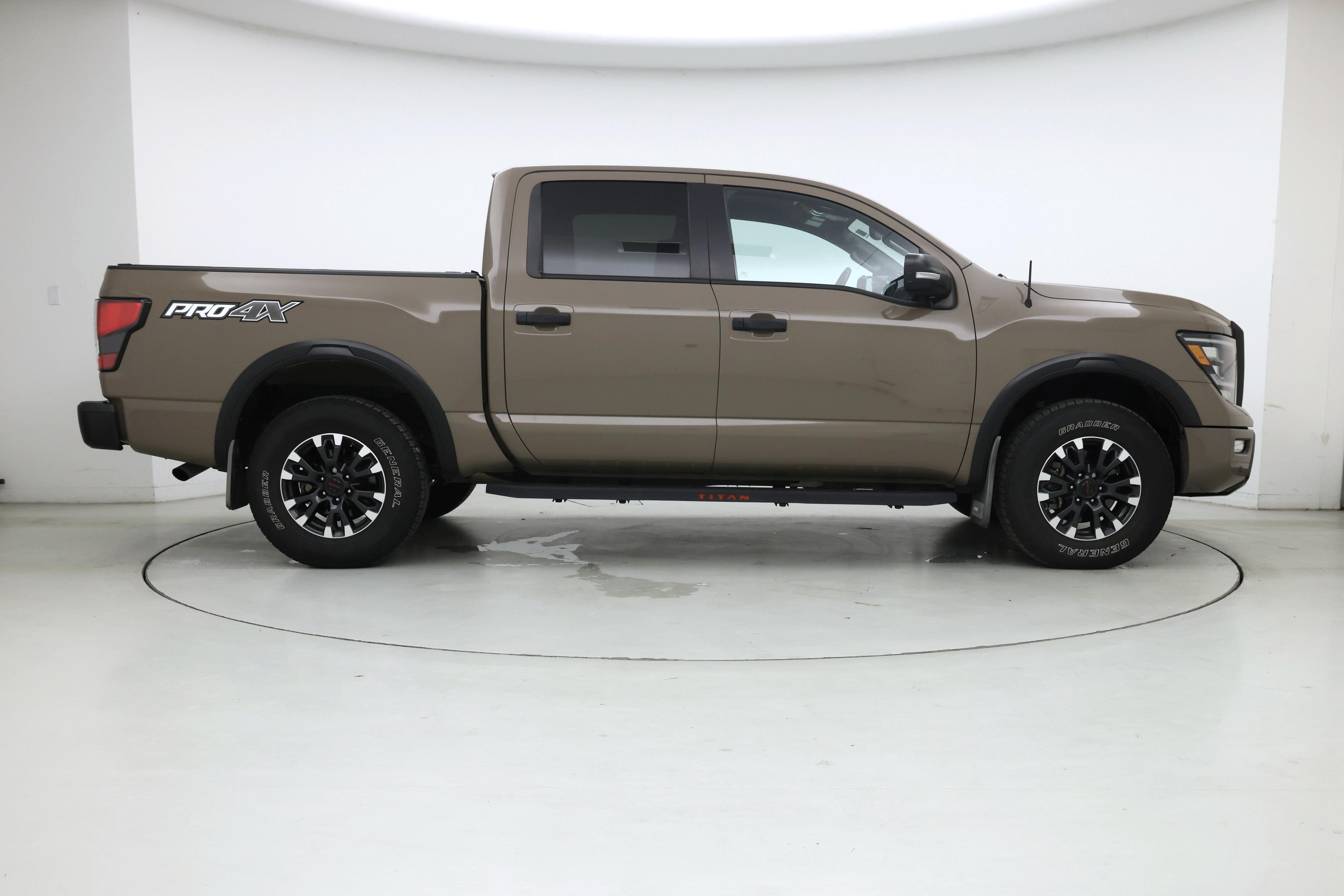 Thumbnail: 2021 Nissan Titan - 7