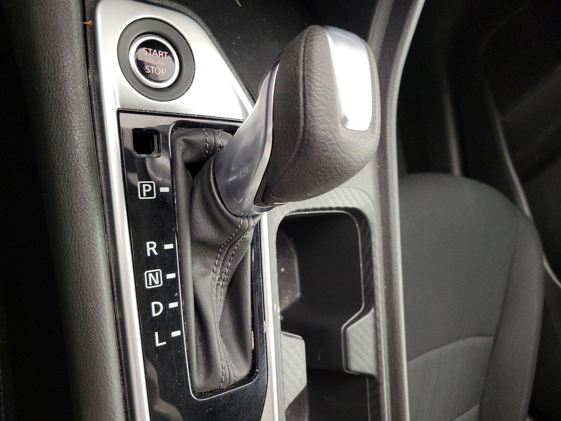 Thumbnail: 2023 Nissan Sentra - 17