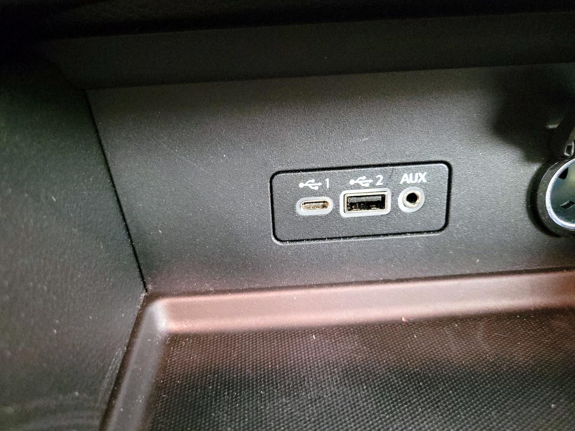 Thumbnail: 2020 Nissan Sentra - 18