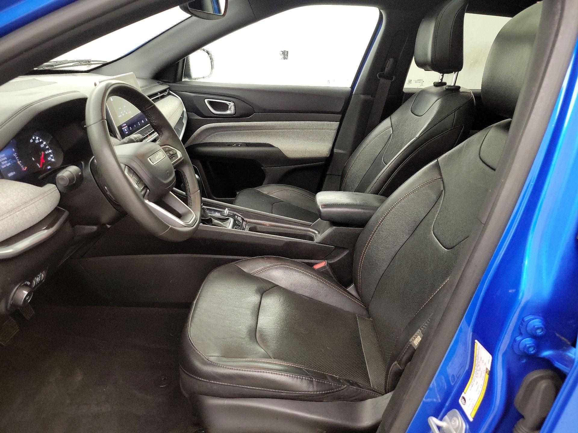 Thumbnail: 2023 Jeep Compass - 11