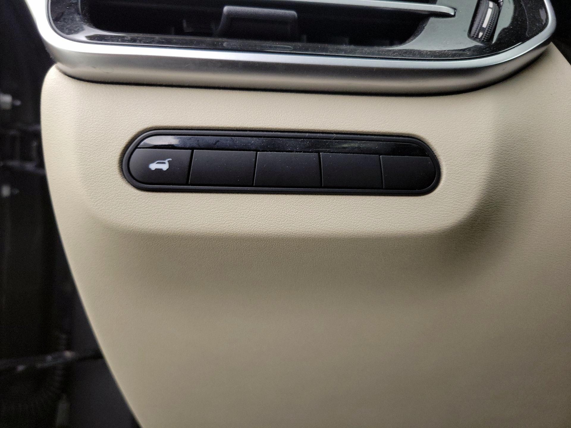 Thumbnail: 2023 INFINITI QX60 - 13