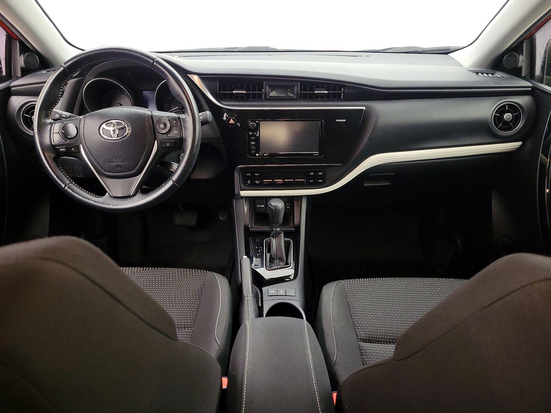 Thumbnail: 2018 Toyota Corolla iM - 9