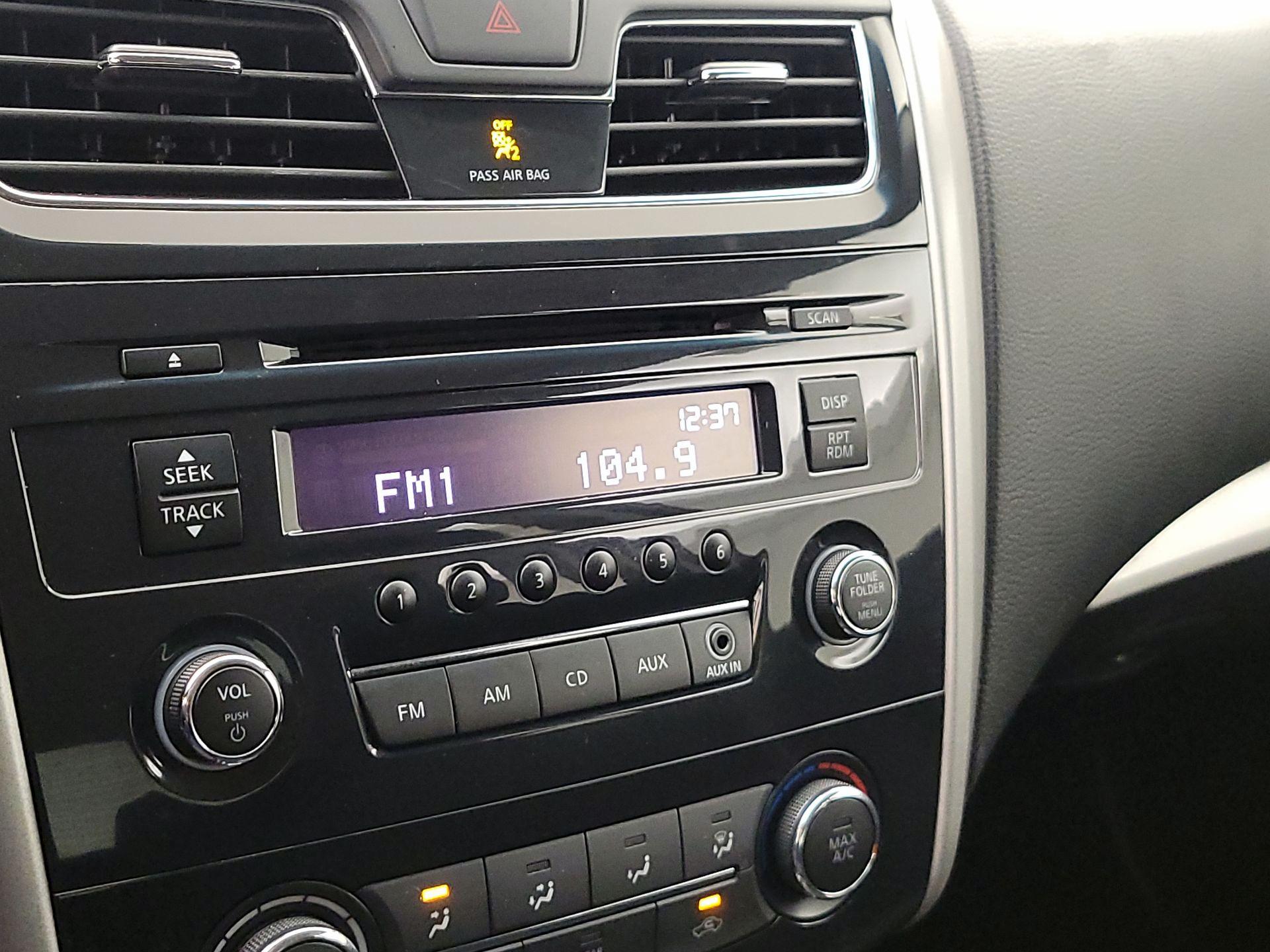 Thumbnail: 2014 Nissan Altima - 14