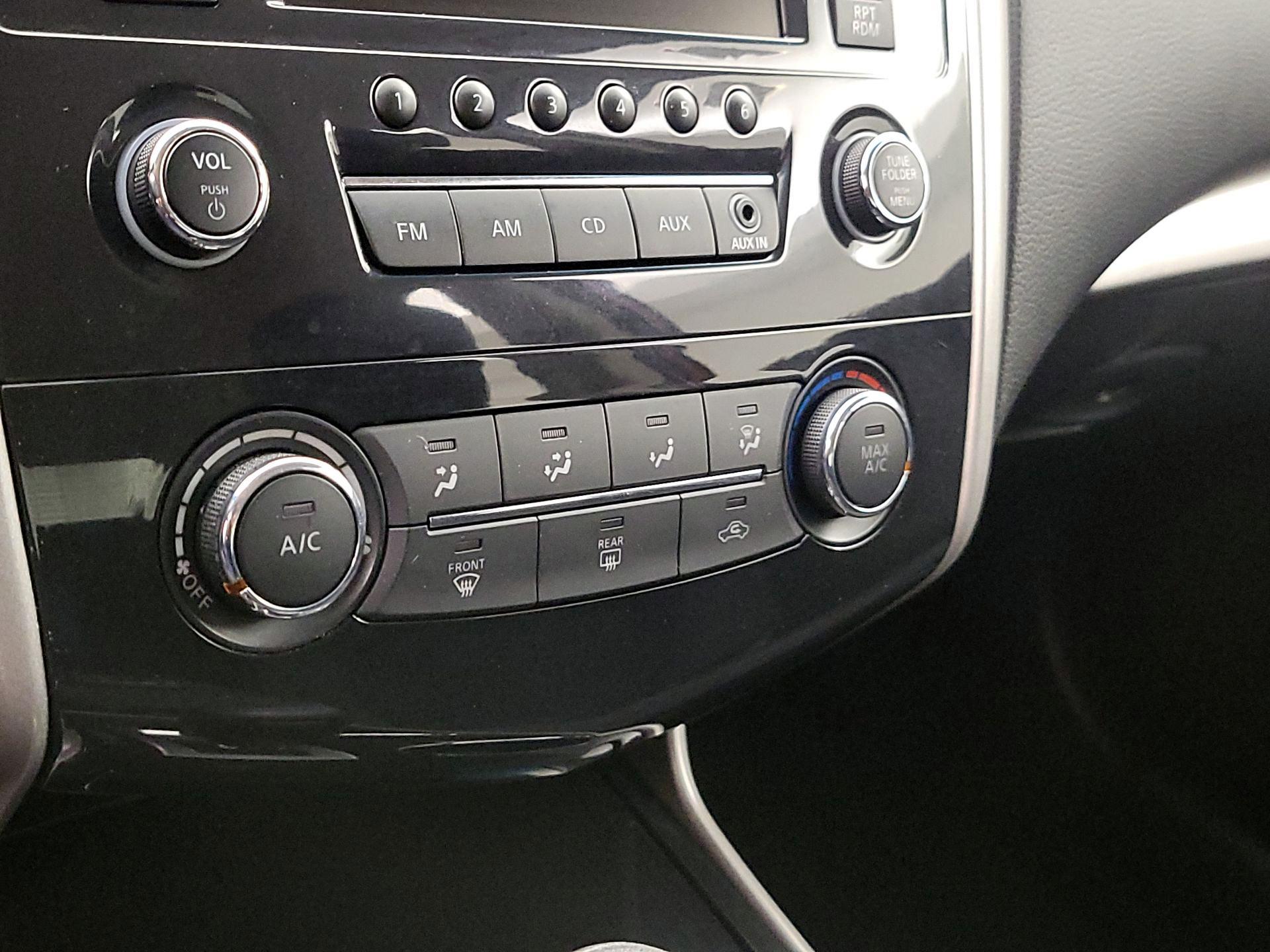 Thumbnail: 2014 Nissan Altima - 15