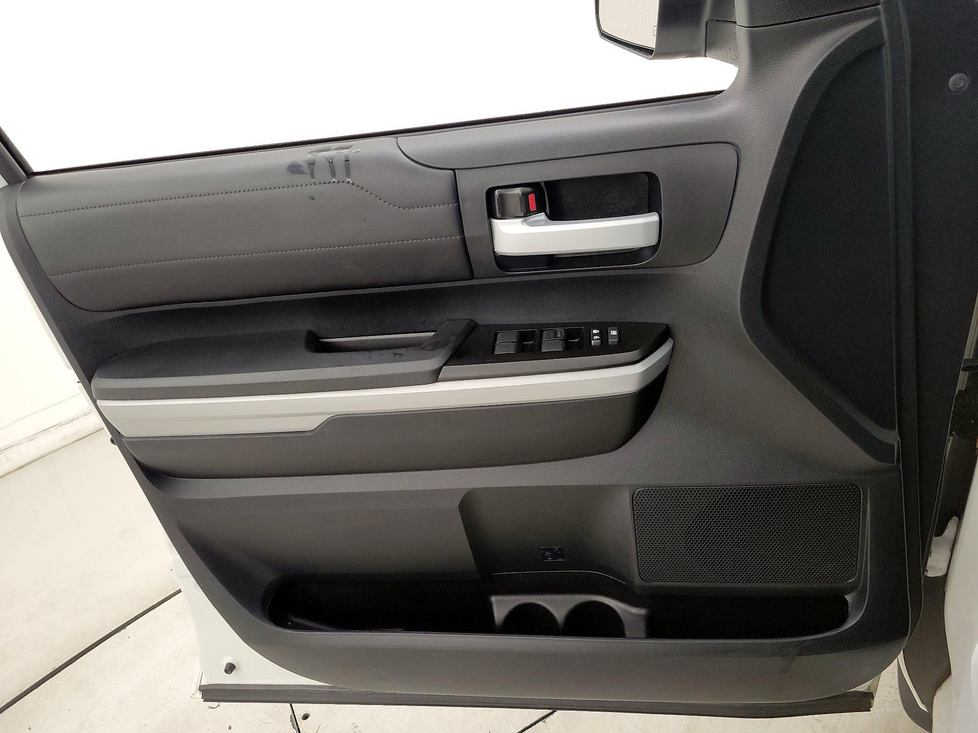 Thumbnail: 2018 Toyota Tundra - 12