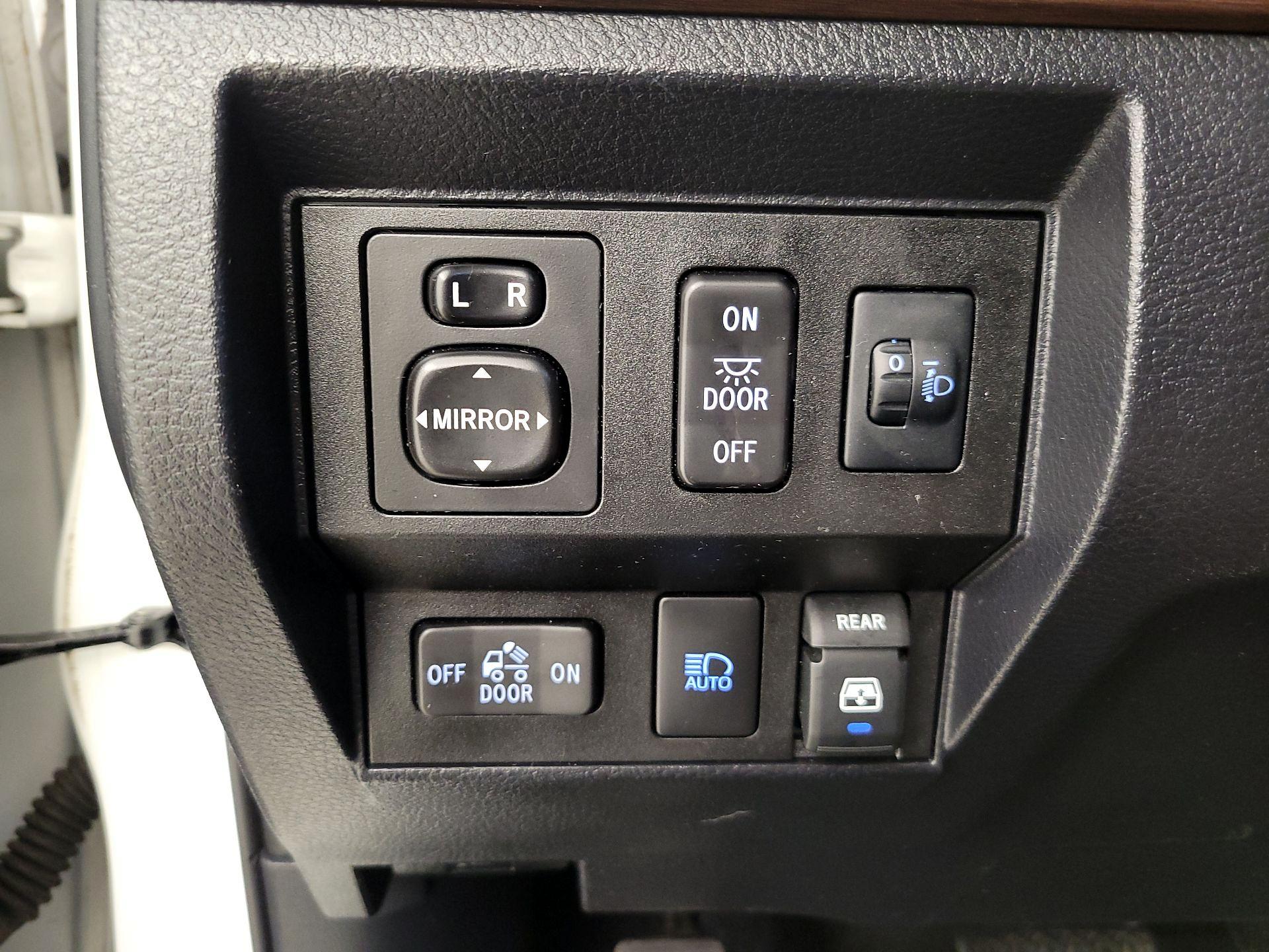 Thumbnail: 2018 Toyota Tundra - 13